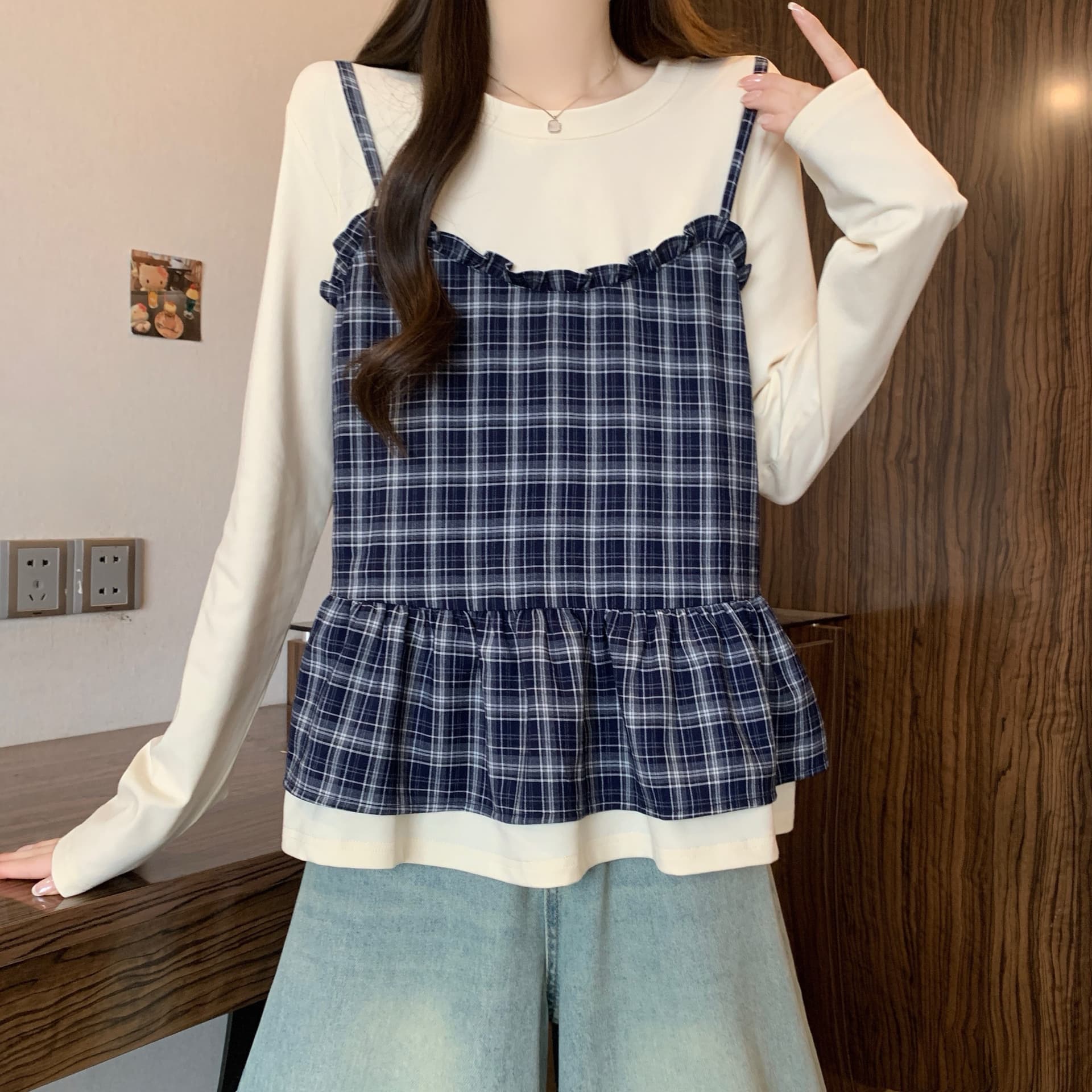 빅 사이즈 봄 드레스 여성 2026 년 새로운 긴팔 티셔츠 여성 체크무늬 패치워크 페이크 레이어드 프릴 맨위 상세 이미지 7