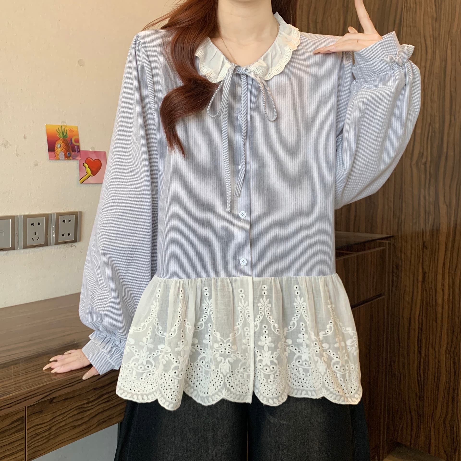페이크 레이어드 패치워크 배색 스트라이프 셔츠 지방 mm 새로운 레이스업 레이스 레이스 자수 작은 대중 디자인 셔츠 상세 이미지 5