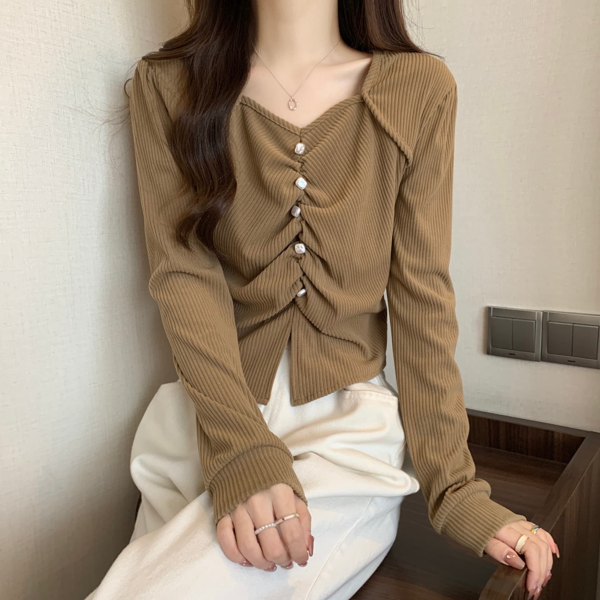실사 빅 사이즈 새로운 디자인 센스 긍정적 인 어깨 소매 불규칙 주름 비즈 박기 코듀로이 작은 대중 슬림해 보이는 맨위 여성 상세 이미지 7