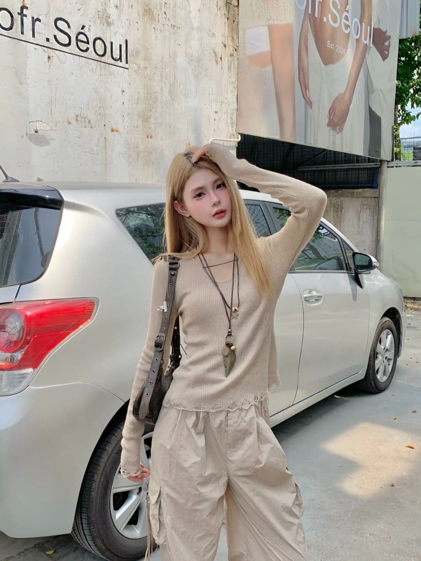 이른 가을 고유 한 Chic 작은 대중 디자인 고급 센스 슈퍼 잘 생긴 홀로우 아웃 술 몸매 가꾸기 핫걸 니트 긴 소매 맨위 상세 이미지 5
