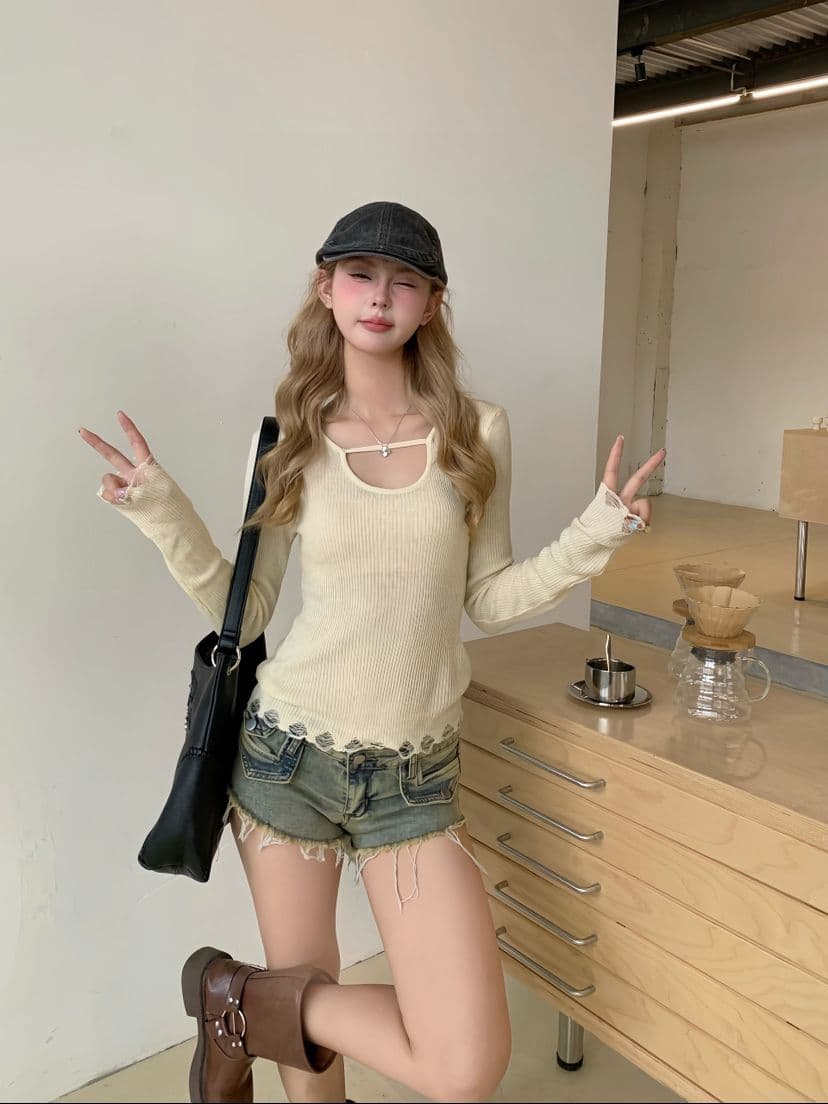 이른 가을 고유 한 Chic 작은 대중 디자인 고급 센스 슈퍼 잘 생긴 홀로우 아웃 술 몸매 가꾸기 핫걸 니트 긴 소매 맨위 상세 이미지 15