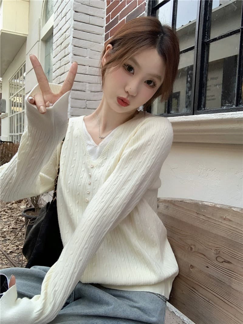 흔들어서 톤 주간 고양이 품질 느긋한 바람 디자인 센스 V넥 페이크 레이어드 니트 스웨터 슬림해 보이는 예쁜 스웨터 외출용 여성 의류 상세 이미지 4