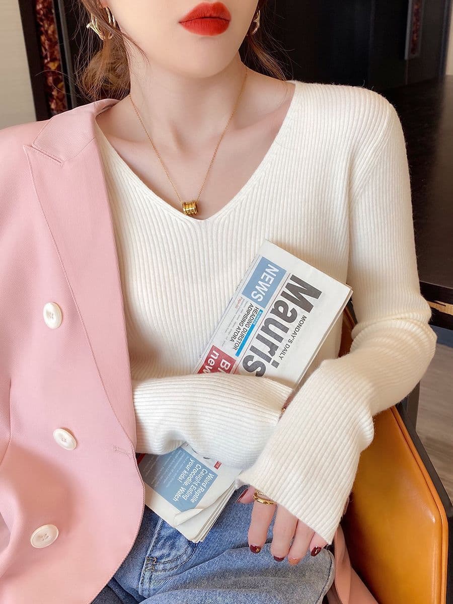 신년 빨간색 2026 새로운 낮은 네크라인 스웨터 인사이드 가져 가라. 고급 센스 열린 봄 한 부서 착용 가져 가라. 니트 스웨터 몸매 가꾸기 맨위 상세 이미지 7
