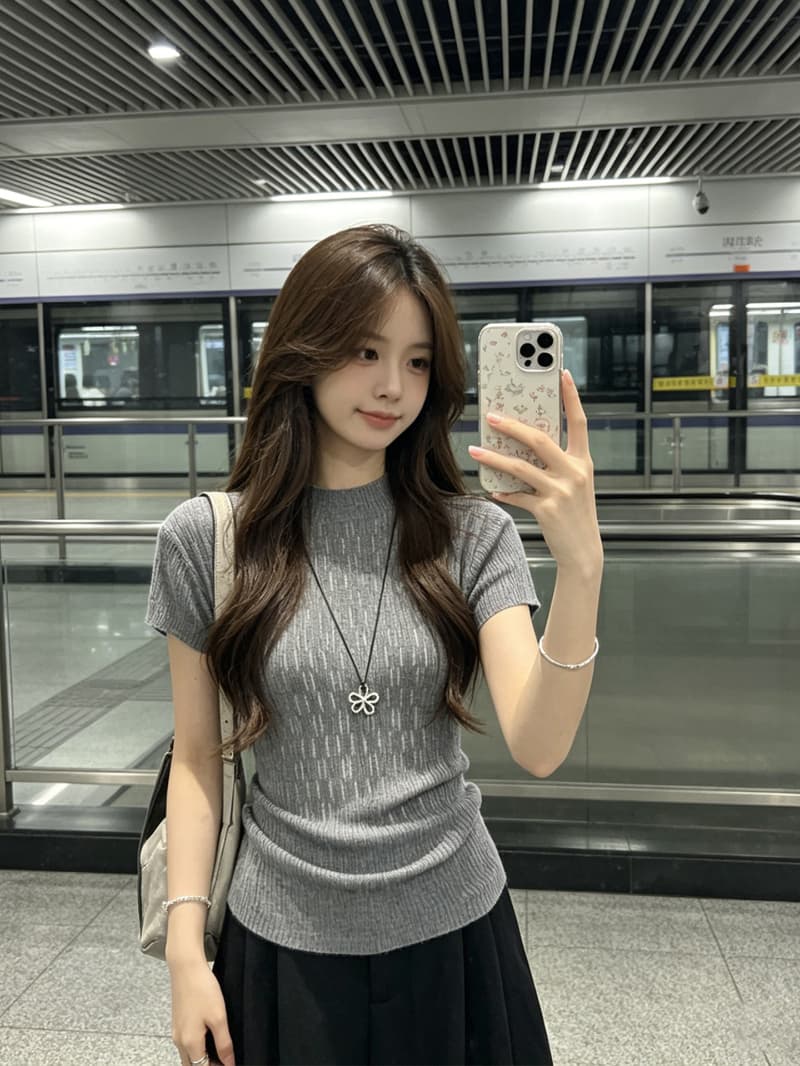 출퇴근 다용도 반팔 니트 스웨터 여성 여름 새로운 단색 라운드 넥 몸매 가꾸기 슬림해 보이는 맨위 이미지 3