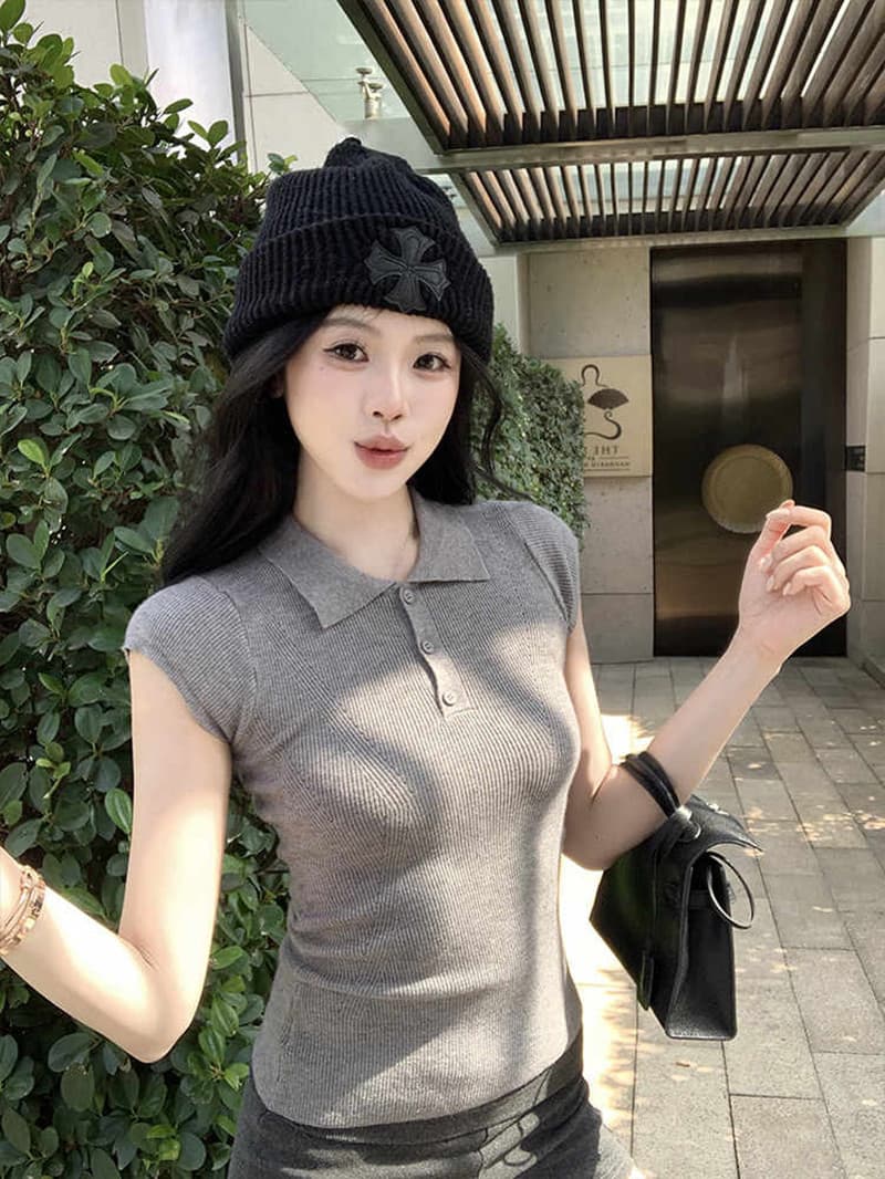 폴로 칼라 니트 반팔 티셔츠 여성 여름 2026 새로운 한 부서 몸매 가꾸기 슬림해 보이는 POLO 칼라 작은 날다 소매 맨위 트렌디