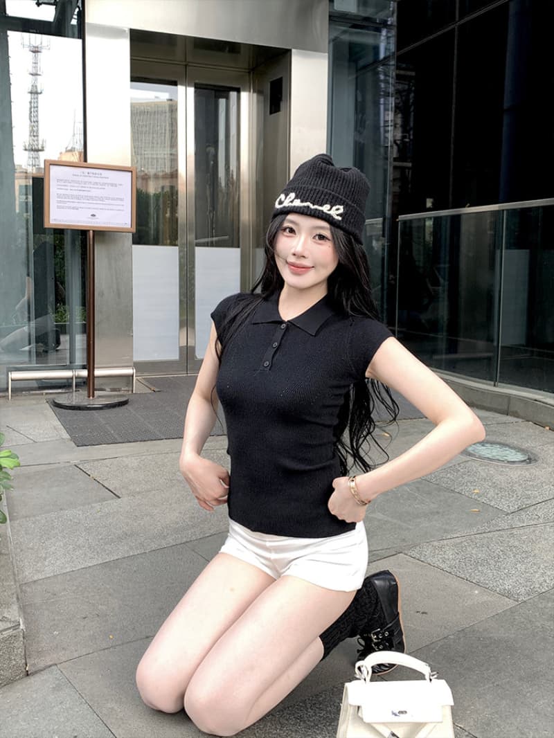 폴로 칼라 니트 반팔 티셔츠 여성 여름 2026 새로운 한 부서 몸매 가꾸기 슬림해 보이는 POLO 칼라 작은 날다 소매 맨위 트렌디 상세 이미지 3