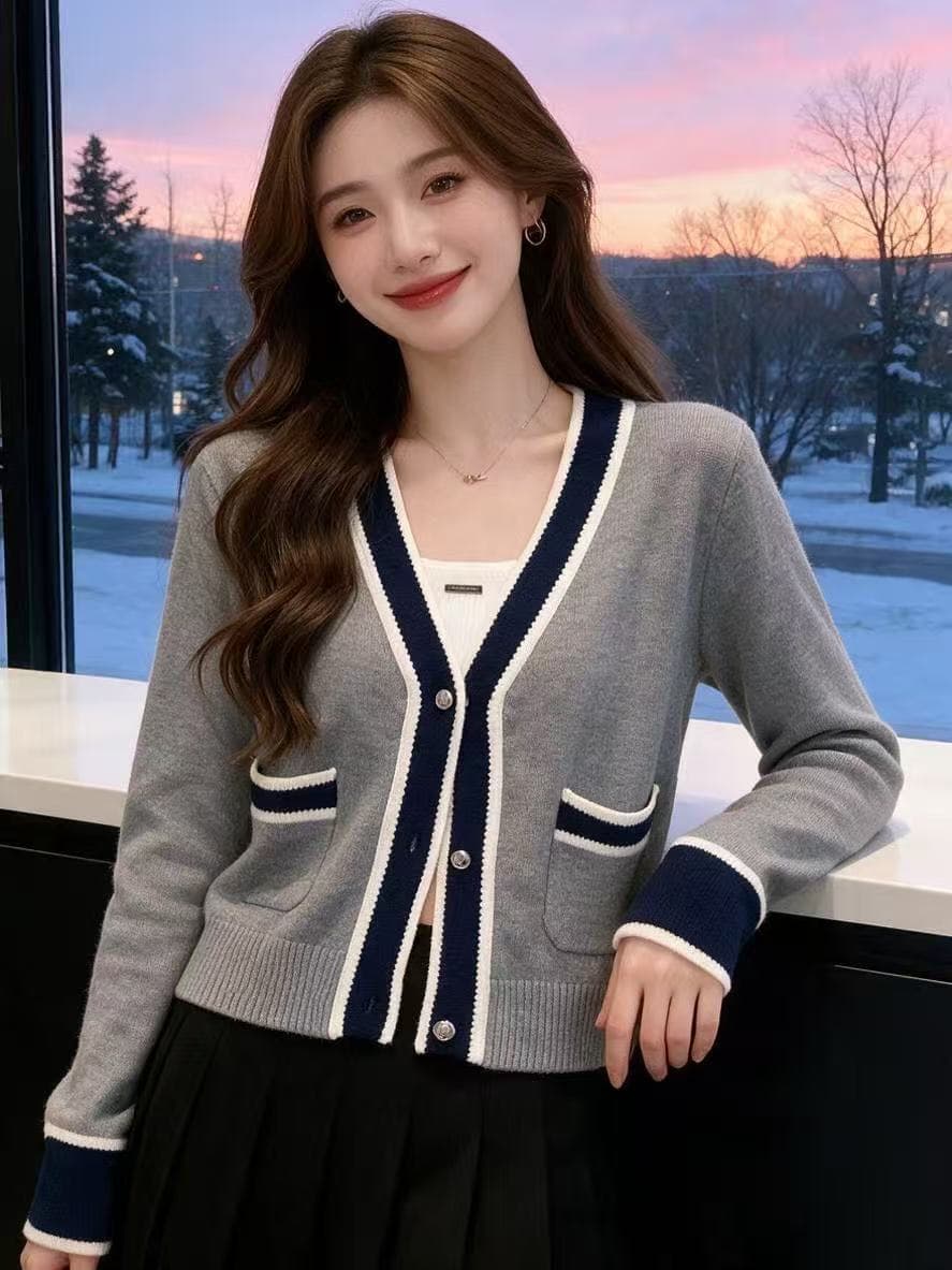 2026 작은 샤넬 스타일 프랑스식 명문 여성 품격 로얄 자매 패션 튀김 거리 느긋한 바람 배색 V넥 니트 오픈 가디건 여성 이미지 4