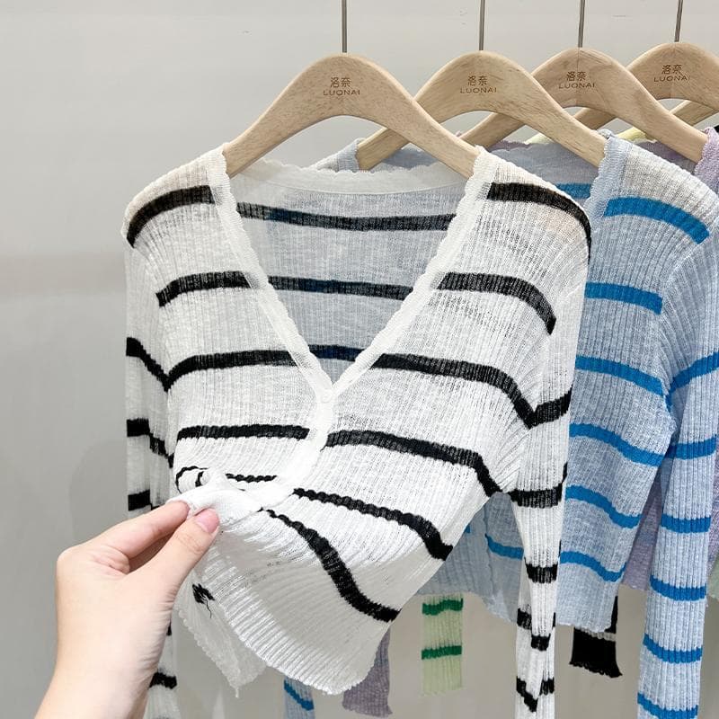 대나무 마디 마 V넥 자외선 차단 니트 오픈 가디건 여성 봄 디자인 센스 Chic 쇼트 스타일 배색 쇄골 맨위 상세 이미지 7