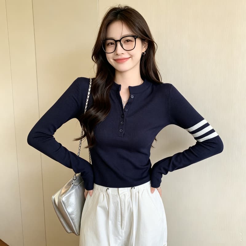 헨리 칼라 긴팔 작은 키 티셔츠 여성 2026 새로운 가을 몸매 가꾸기 슬림해 보이는 한 부서 디자인 센스 쇼트 스타일 맨위 상세 이미지 12