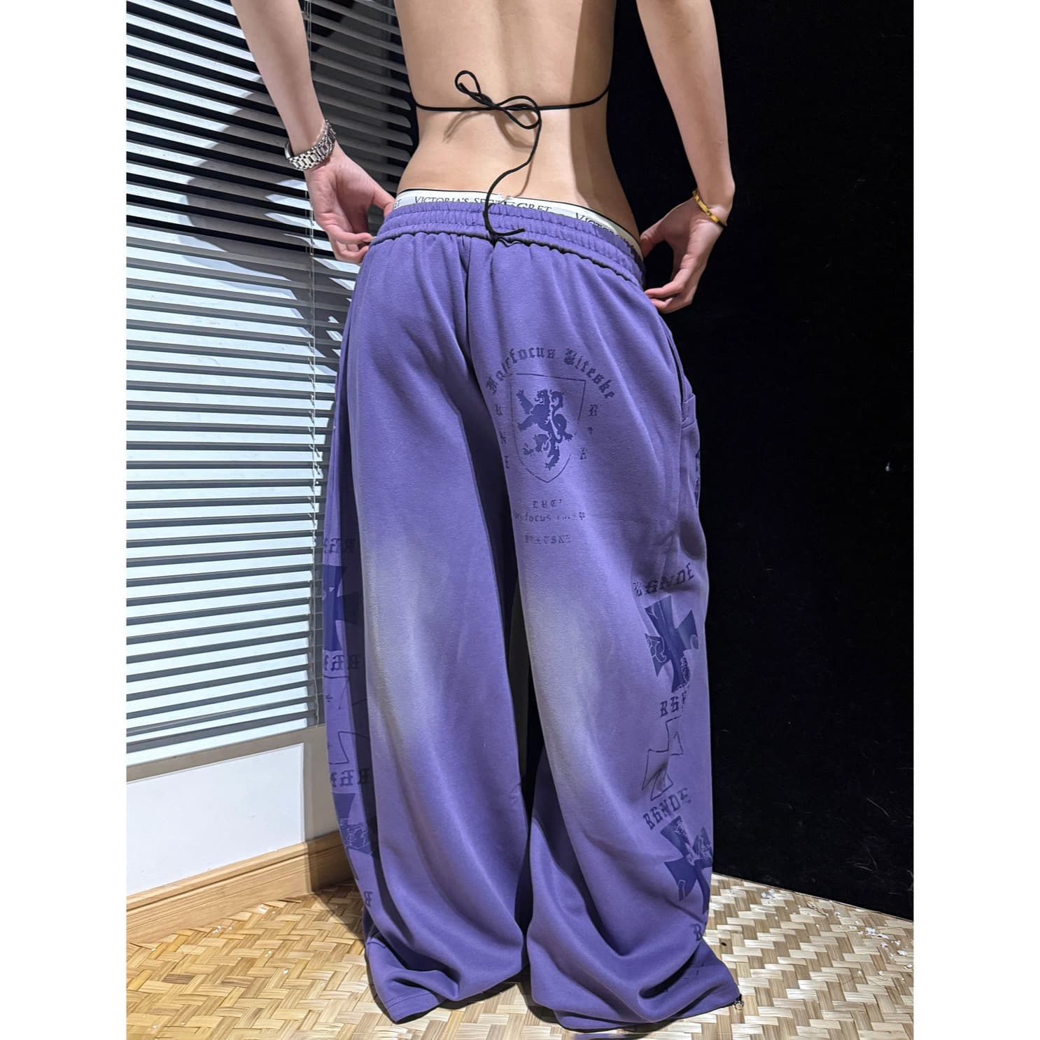 좋은 품질 한국 chic 아메리칸 레트로 마 오래된 알파벳 모통이 칼 웨이 바지 남녀 루즈핏 다용도 캐주얼 긴 바지 상세 이미지 9