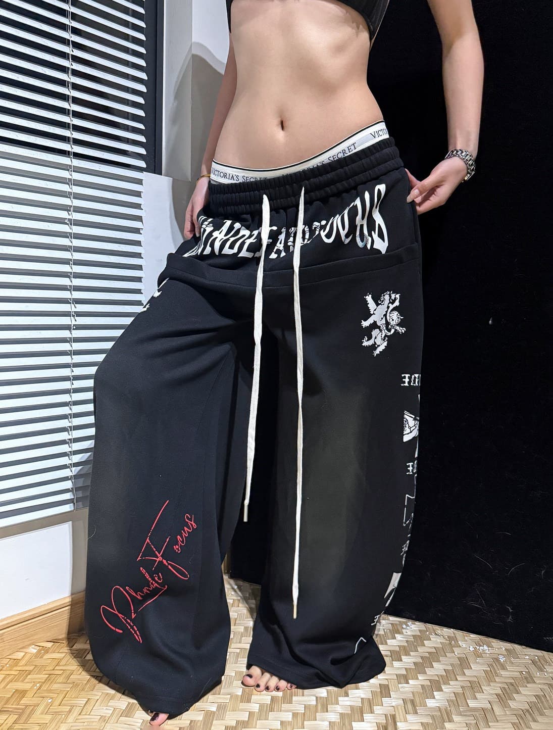 좋은 품질 한국 chic 아메리칸 레트로 마 오래된 알파벳 모통이 칼 웨이 바지 남녀 루즈핏 다용도 캐주얼 긴 바지 상세 이미지 12