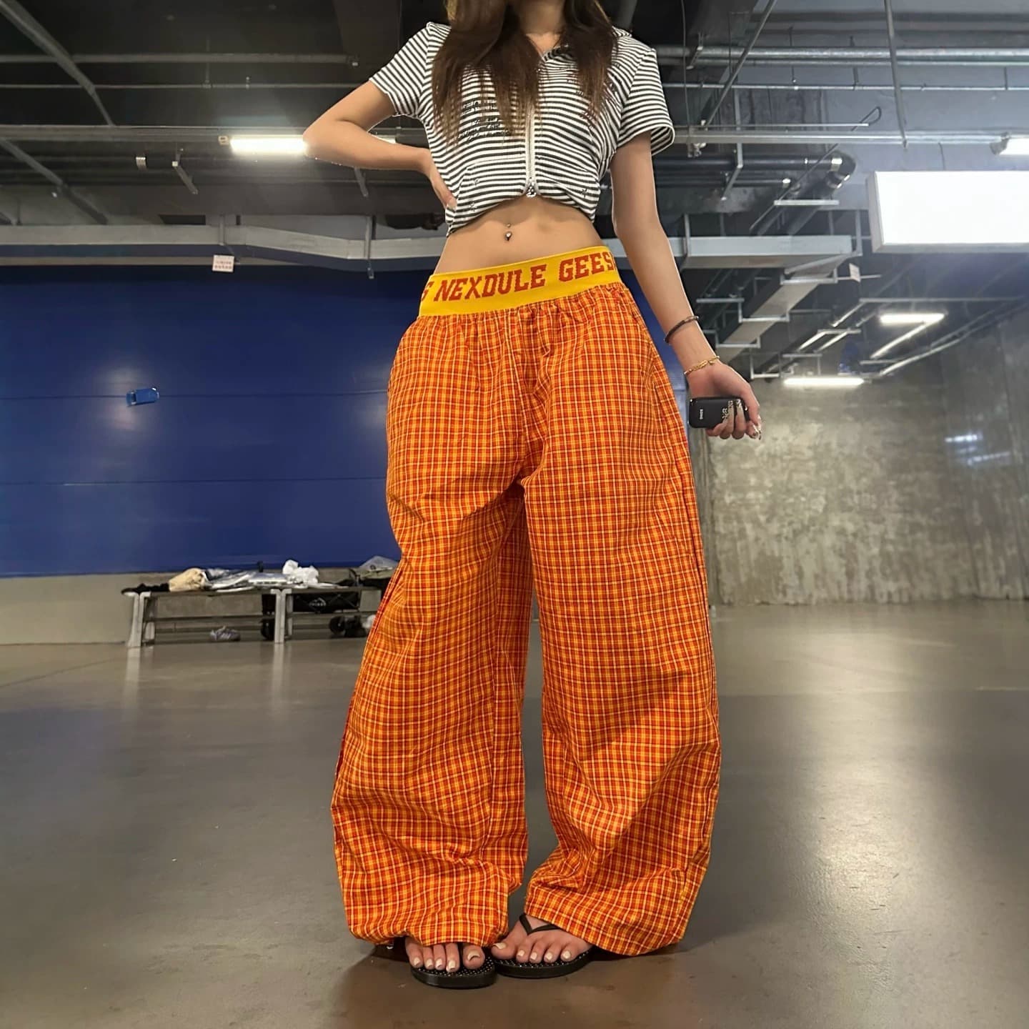 한국 chic 아메리칸 레트로 체크무늬 체크무늬 바지 여성 루즈핏 넓은 다리 모통이 칼 바닥 청소 운동 느긋한 캐주얼 바지 트렌디 상세 이미지 15