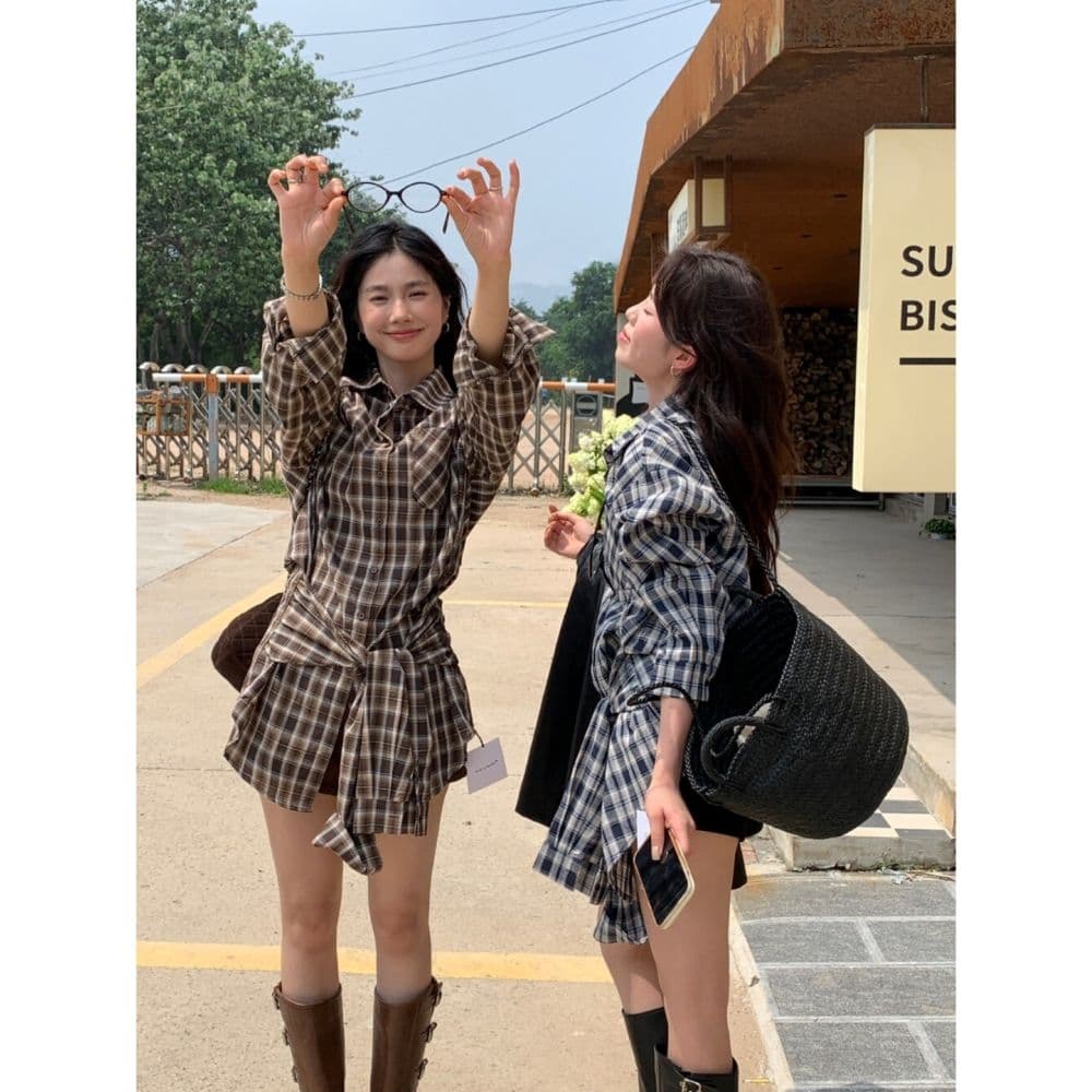 한국 chic 가을 겨울 새로운 프랑스식 레트로 폴로 칼라 스트랩 허리 수축 슬림해 보이는 싱글 주머니 긴팔 체크무늬 여성 셔츠 이미지 3