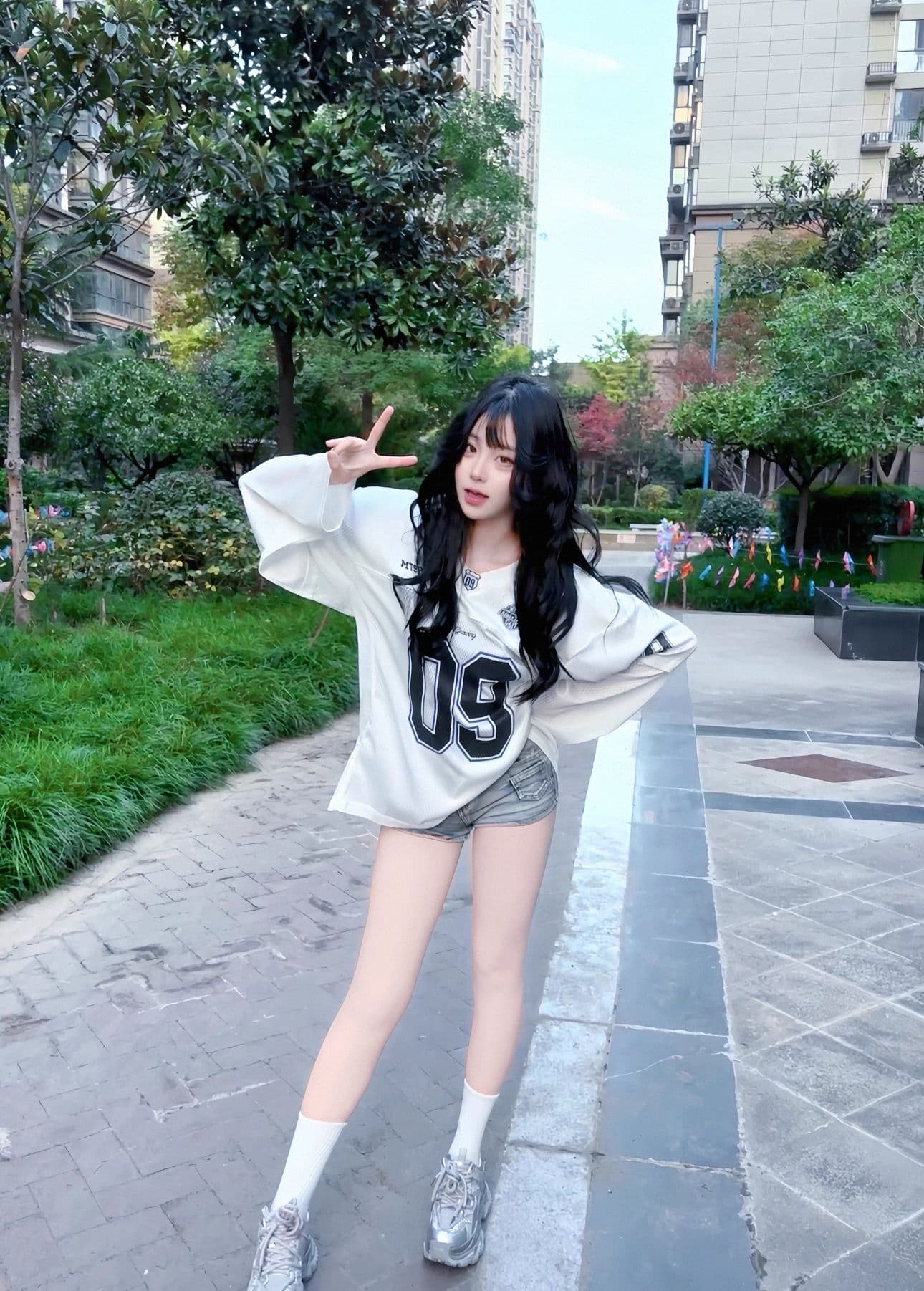 아메리칸 레트로 알파벳 프린트 인터넷 얼굴 긴팔 티셔츠 남녀 가을 새로운 루즈핏 V넥 저지 거리 조수 브랜드 상세 이미지 5