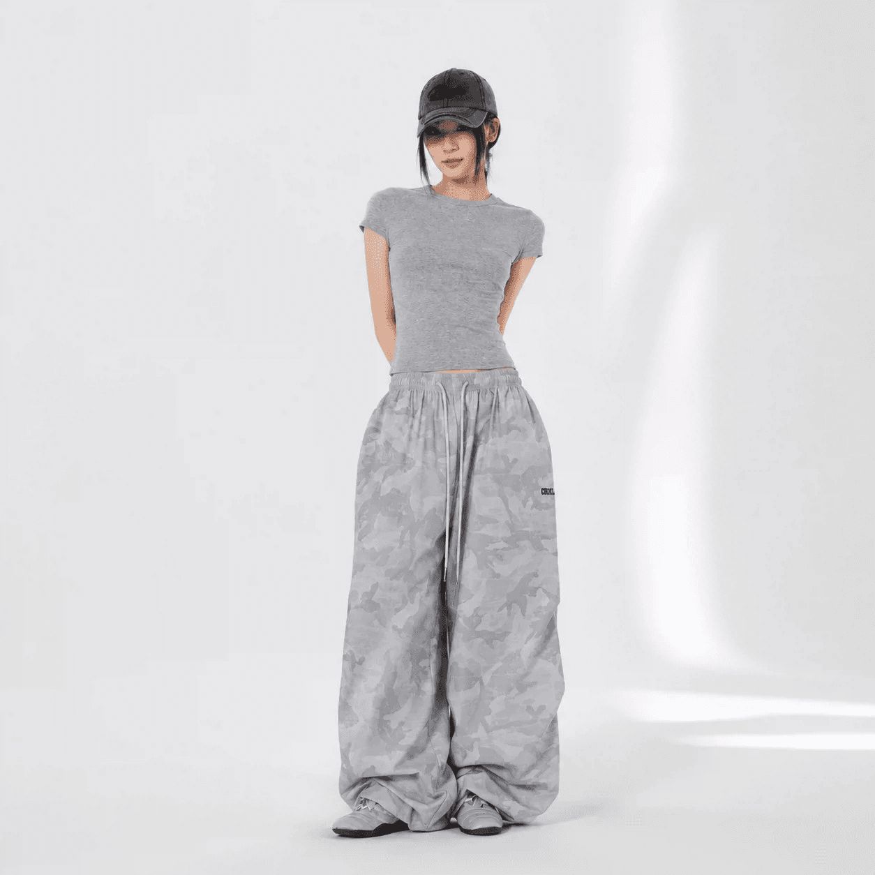 아메리칸 레트로 가을 새로운 빗 Pleat 꽃 자카드 디자인 캐주얼 운동 바지 여성 루즈핏 슬림해 보이는 스트레이트 팬츠 트렌디 상세 이미지 12