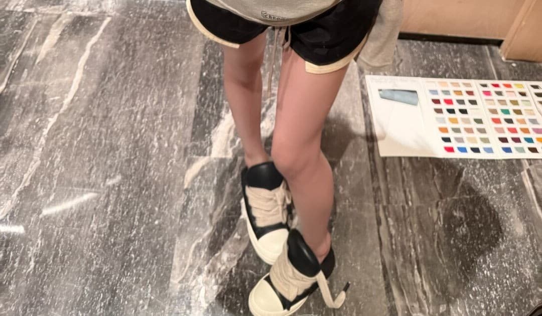 눈꽃 면 레트로 섹션 산스크리트어 알파벳 마이크로 ~을 통해 블라우스 긴팔 티셔츠 여성 조기 가을 살구 색상 루즈핏 캐주얼 맨위 상세 이미지 12