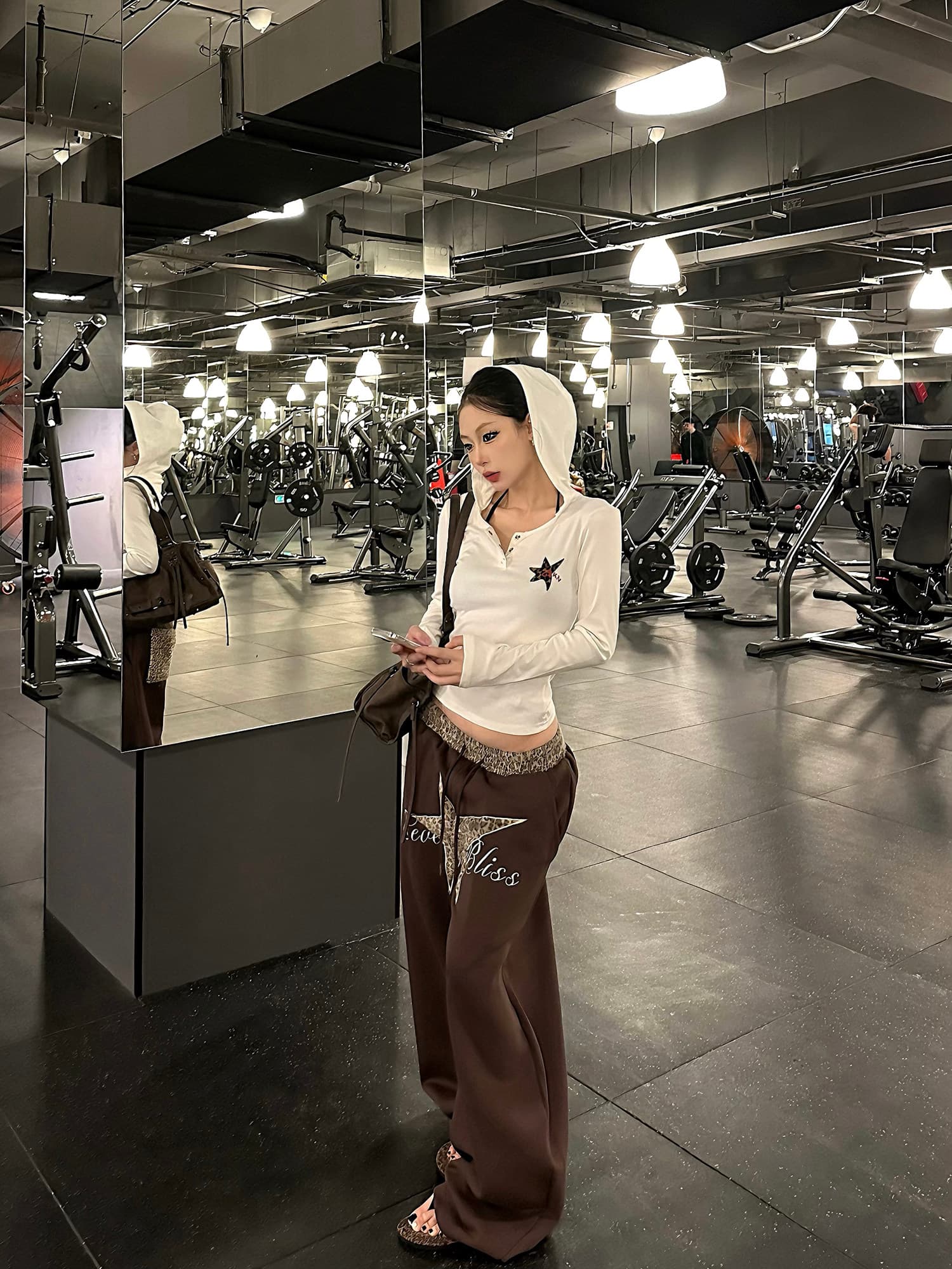 좋은 품질 가을 새로운 아메리칸 레오파드 무늬 별 자수 캐주얼 바지 남녀 루즈핏 넓은 다리 운동 바닥 청소 바지 상세 이미지 26
