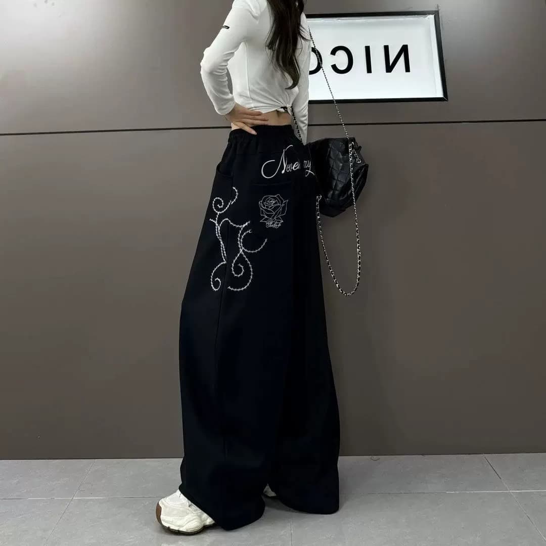 좋은 품질 가을 새로운 아름다움 머리 재즈 댄스 운동 바지 여성 하이웨이스트 루즈핏 무거운 작업 장미 자수 캐주얼 바지 상세 이미지 7