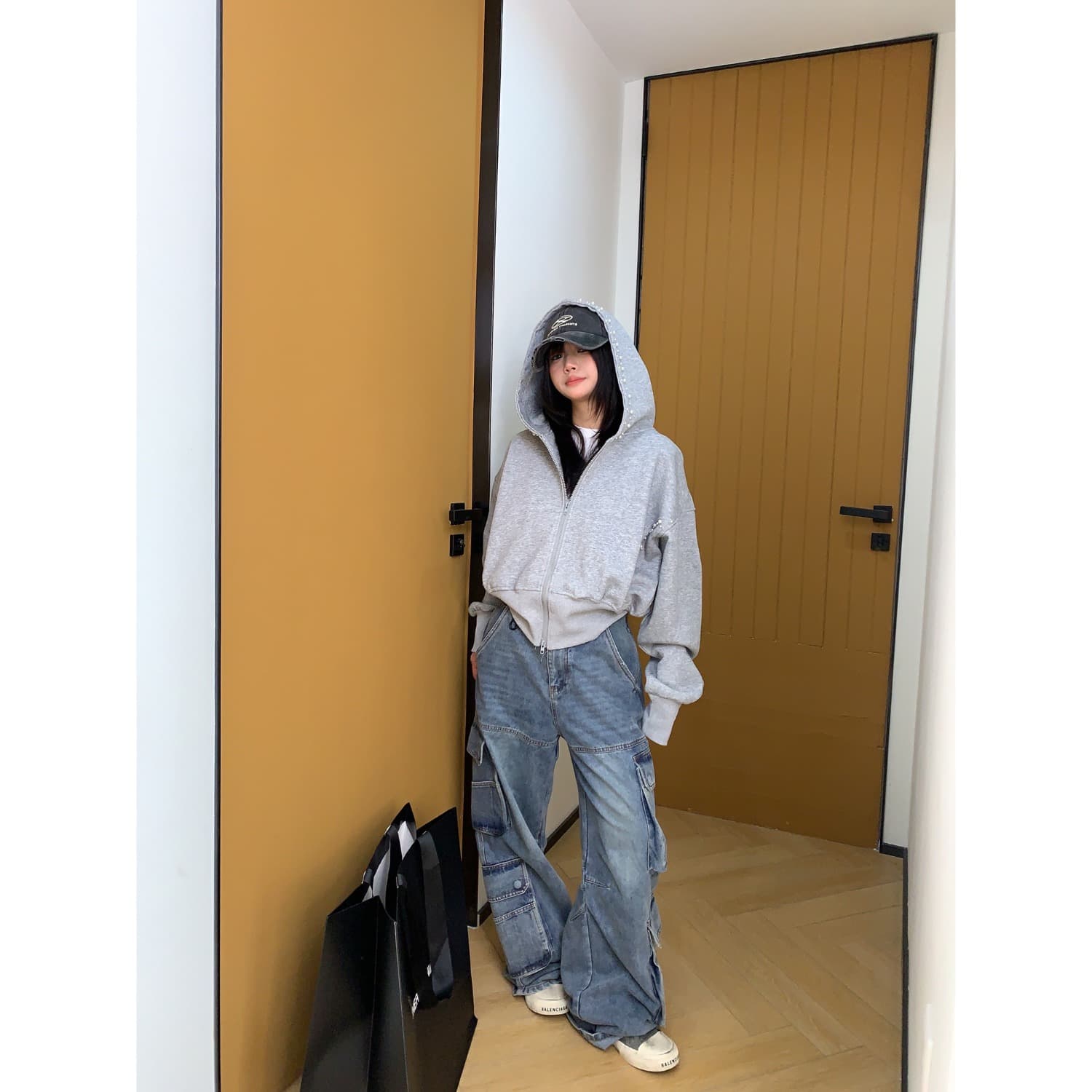 좋은 품질 가을 새로운 아메리칸 디자인 못 진주 쇼트 스타일 후드 여성 코트 레트로 몸매 가꾸기 핫걸 후드티 상세 이미지 18