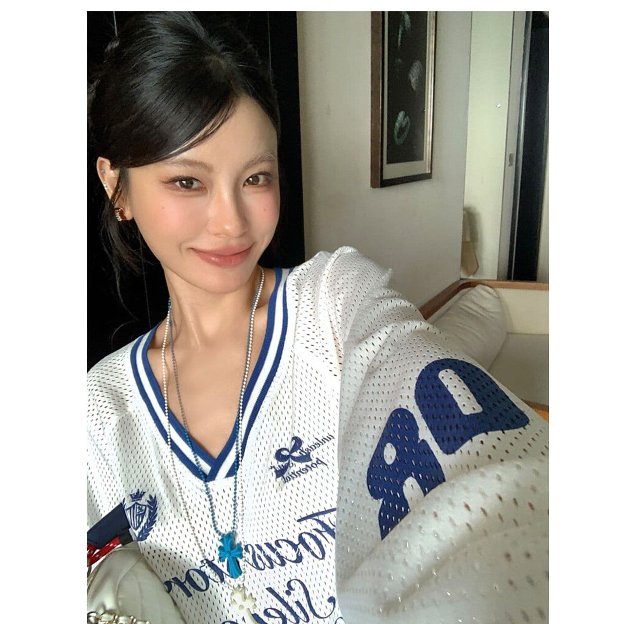 좋은 품질 가을 새로운 아메리칸 알파벳 프린트 메쉬 공 서비스 저지 배색 V넥 긴팔 티셔츠 맨위 여성 상세 이미지 6