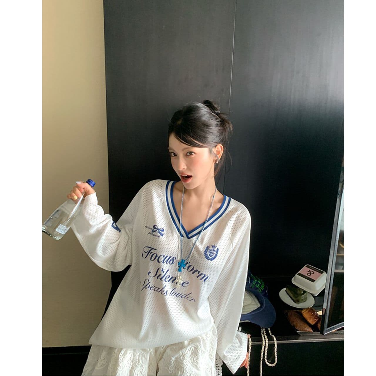 좋은 품질 가을 새로운 아메리칸 알파벳 프린트 메쉬 공 서비스 저지 배색 V넥 긴팔 티셔츠 맨위 여성 상세 이미지 7