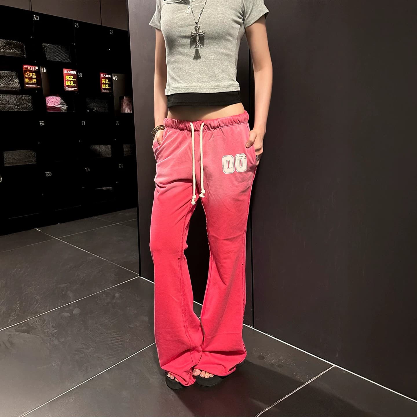 좋은 품질 아메리칸 레트로 숫자 프린트 부츠컷 펌프 로프 스트레이트 팬츠 여성 레저 슬림해 보이는 다용도 트렌드 긴 바지 상세 이미지 21