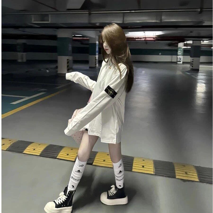 좋은 품질 순면 2026 가을 새로운 아메리칸 긴팔 티셔츠 여성 한국 스타일 루즈핏 다용도 핫걸 맨위 트렌디 이미지 3