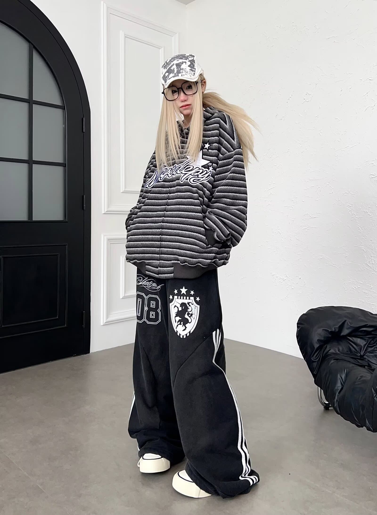 좋은 품질 가을 새로운 휘장 프린트 알파벳 자수 징 루즈핏 스트레이트 긴 바지 캐주얼 웨이 바지 남녀 상세 이미지 14