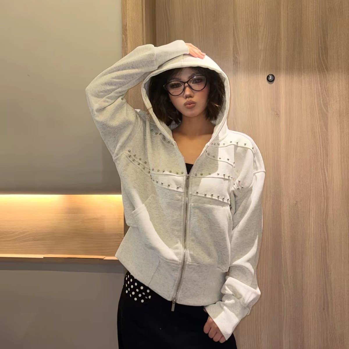 좋은 품질 아메리칸 레트로 새로운 루즈핏 캐주얼 후드 재킷 조수 브랜드 비즈 박기 오픈 가디건 허리 수축 쇼트 스타일 후드티 이미지 4