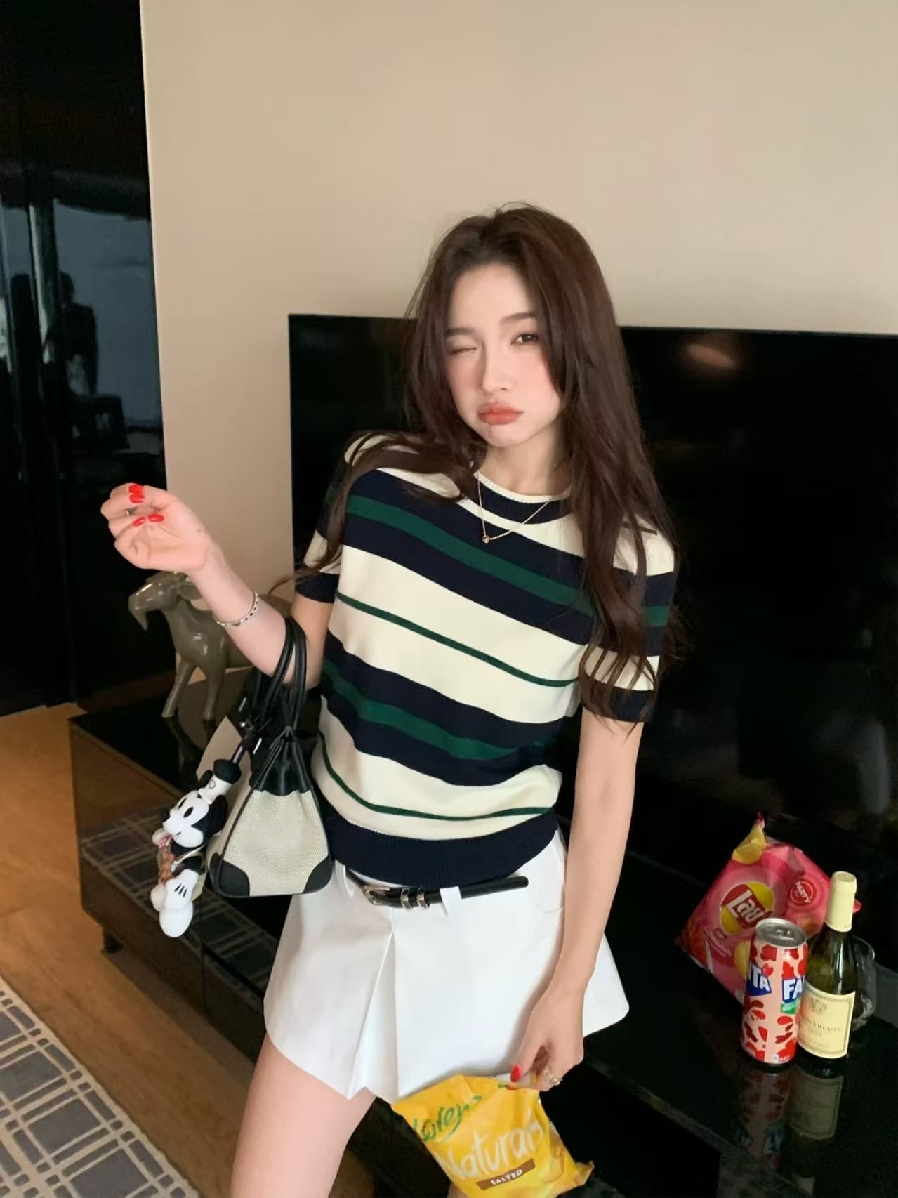 한 부서 라운드 넥 스트라이프 반팔 티셔츠 여성 2026 새로운 배색 기본 셔츠 인사이드 가져 가라. 슬림해 보이는 맨위 이미지 2