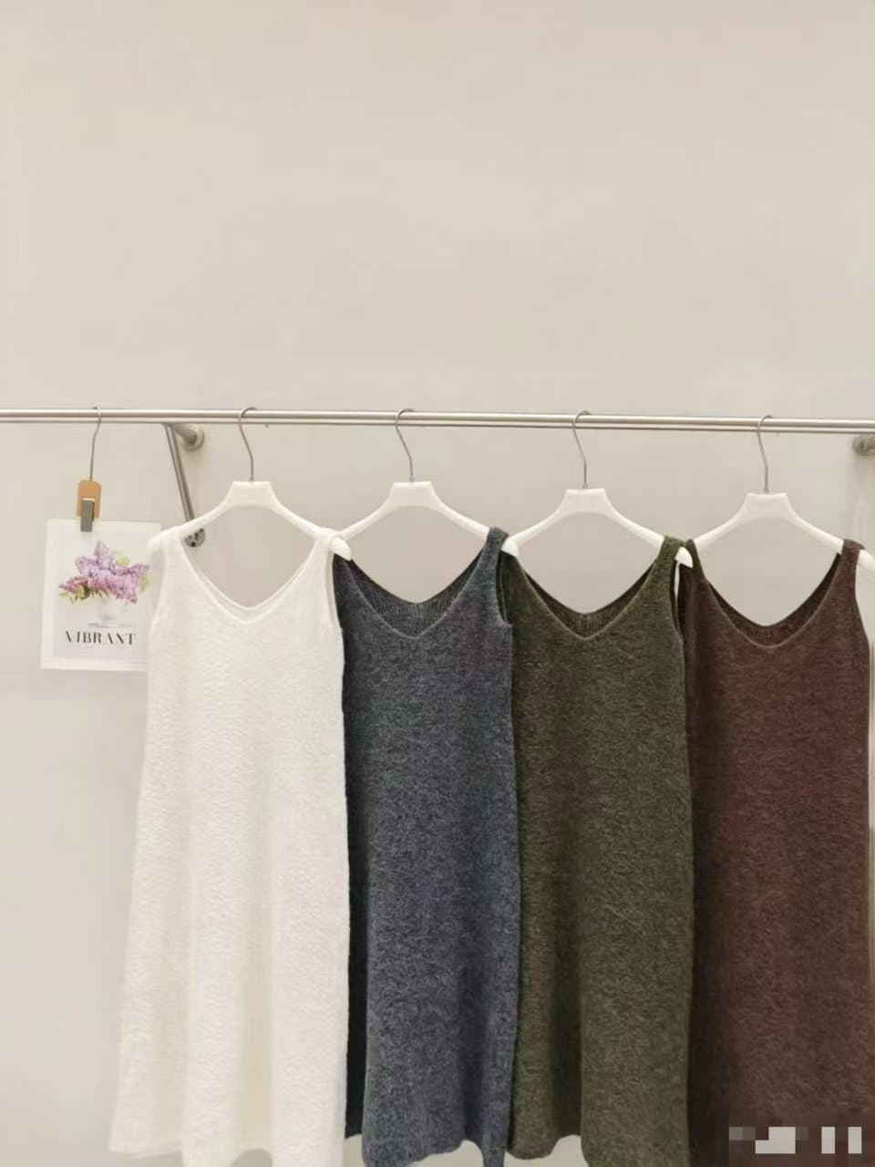 부드러운 바람 프랑스식 품격 V넥 니트 여성 드레스 미니멀리즘 허리 수축 슬립 롱 스커트 상세 이미지 1
