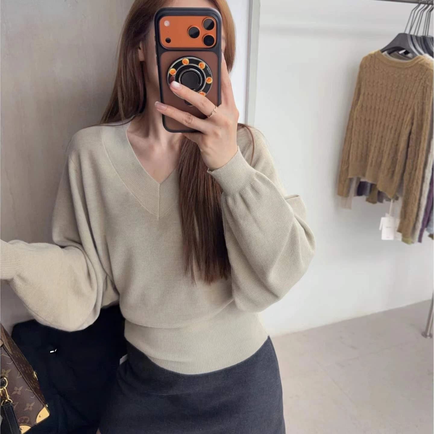 이른 가을 새로운 한 부서 품격 V넥 니트 벌룬 소매 슬림해 보이는 다용도 맨위 여성 이미지 3