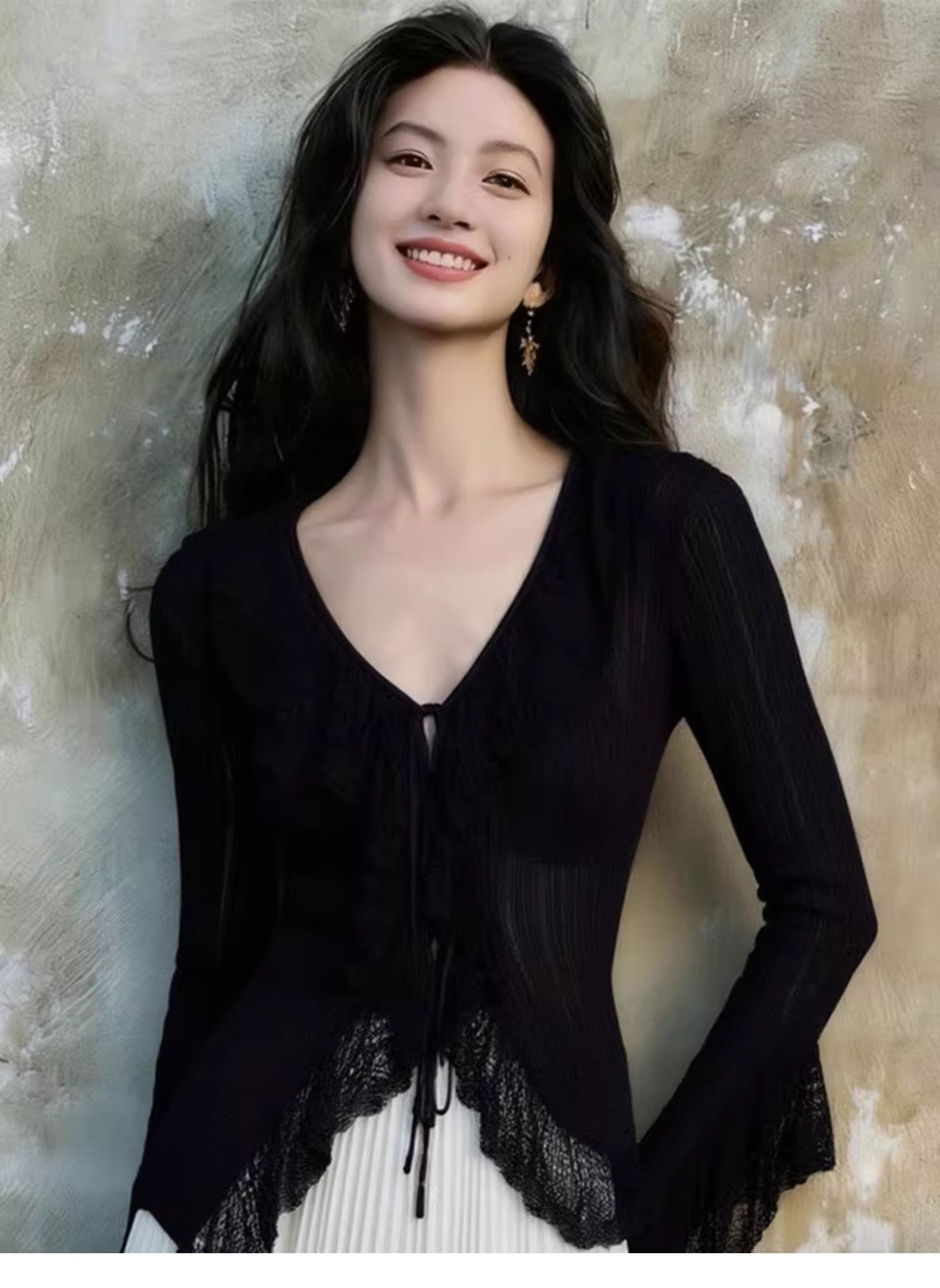 디자인 센스 레이스 프릴 V넥 허리 수축 여성 셔츠 2026 년 여름 빛 요리 한 우아함 바람 패션 맨위 상세 이미지 4