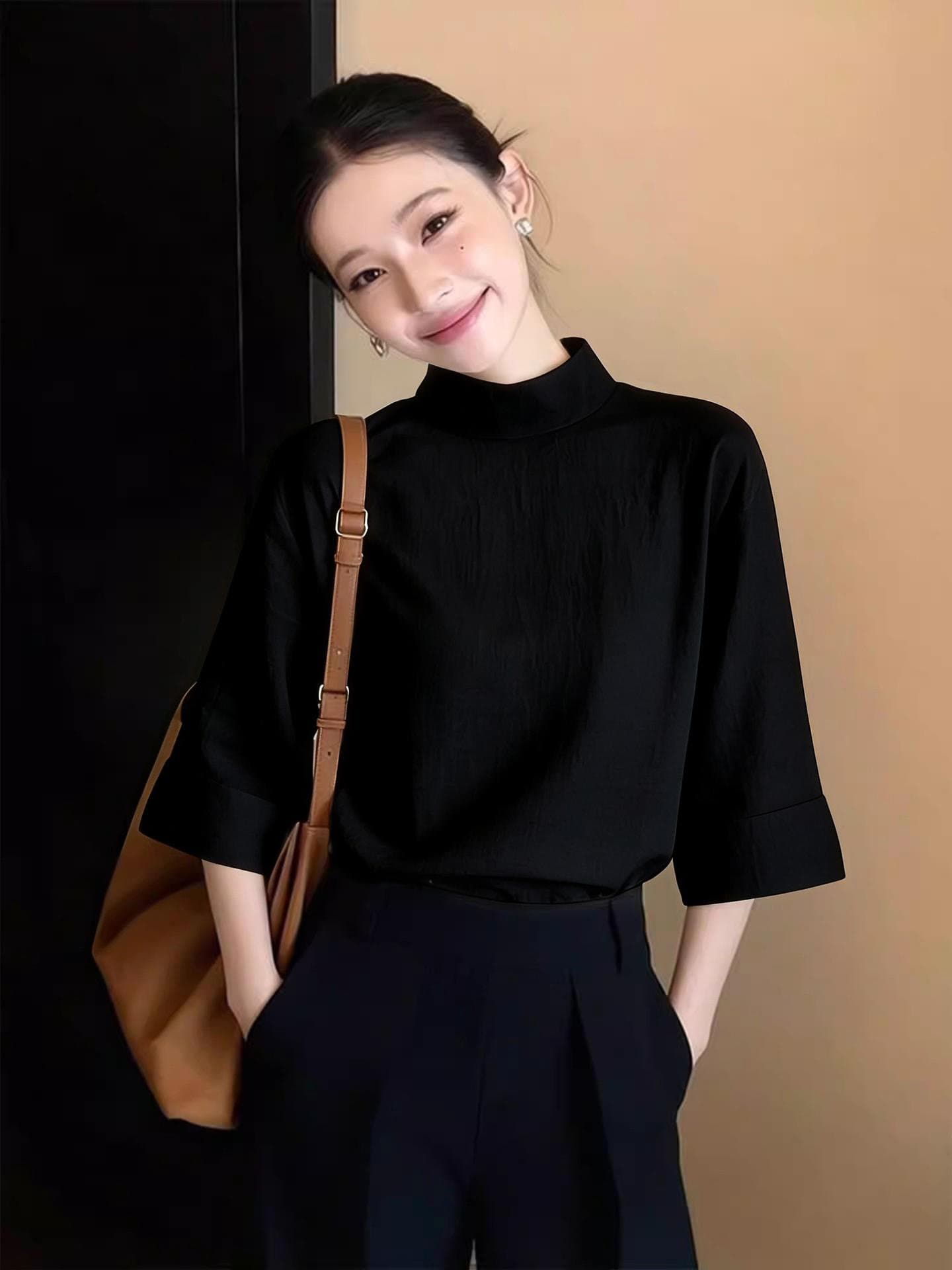 검정색 작은 스탠드 칼라 7부 소매 티셔츠 여성 여름 새로운 고급 센스 빛 럭셔리 연령 감소 루즈핏 외국 가스 다용도 맨위