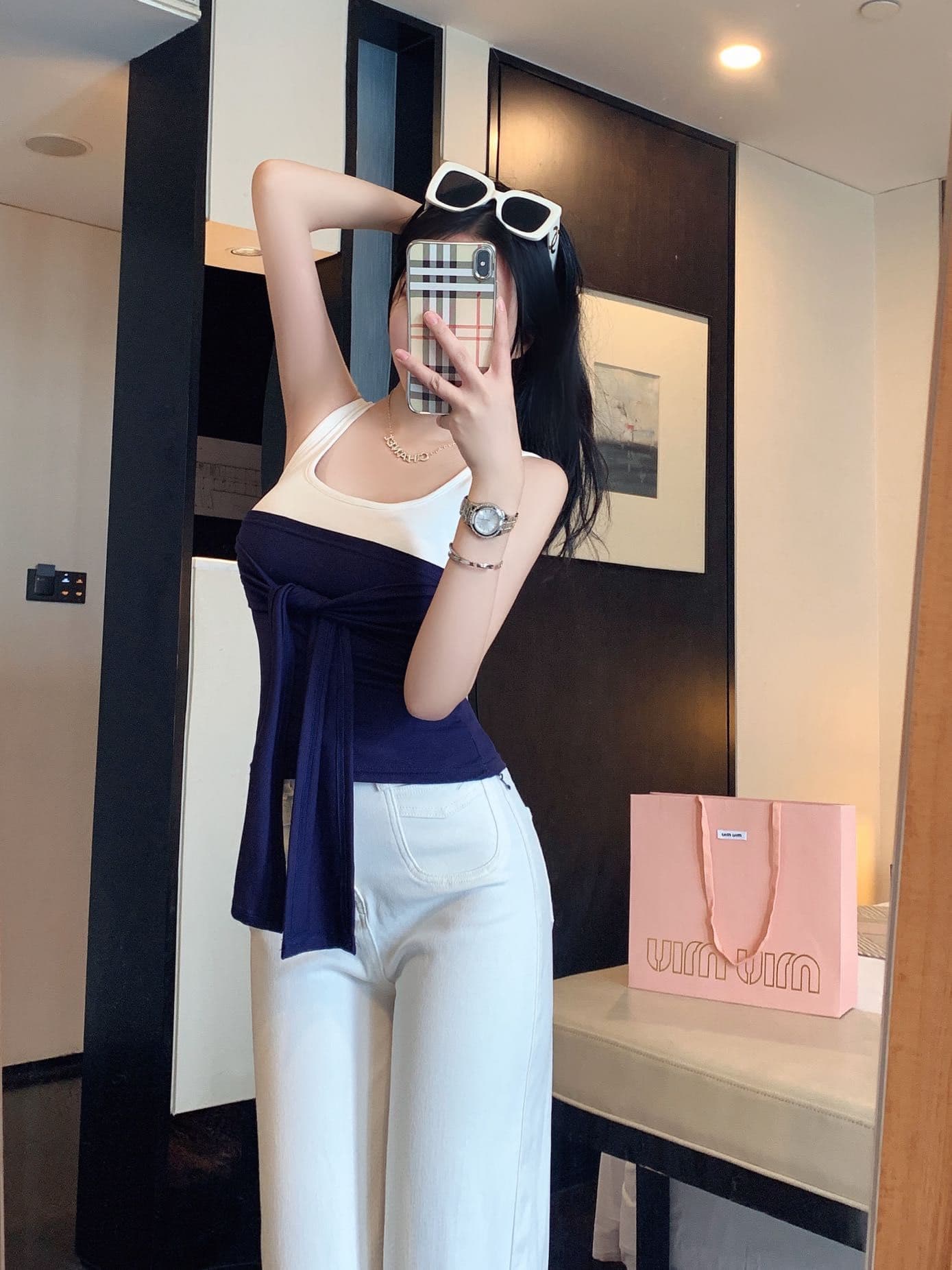 작은 대중 디자인 센스 오프숄더 페이크 레이어드 반팔 티셔츠 여성 여름 레이스업 몸매 가꾸기 슬림해 보이는 쇼트 스타일 맨위 이미지 2
