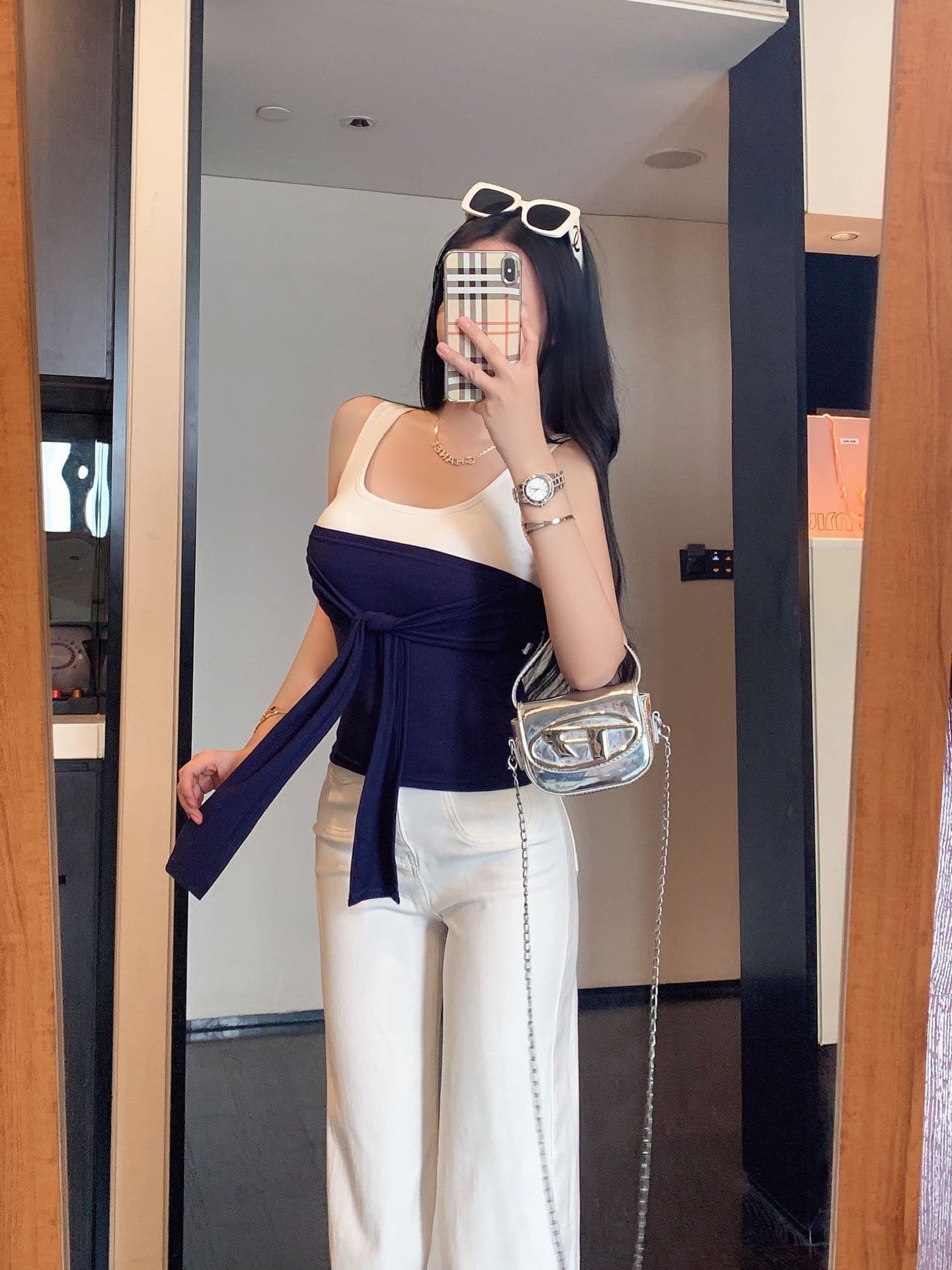 작은 대중 디자인 센스 오프숄더 페이크 레이어드 반팔 티셔츠 여성 여름 레이스업 몸매 가꾸기 슬림해 보이는 쇼트 스타일 맨위 이미지 4