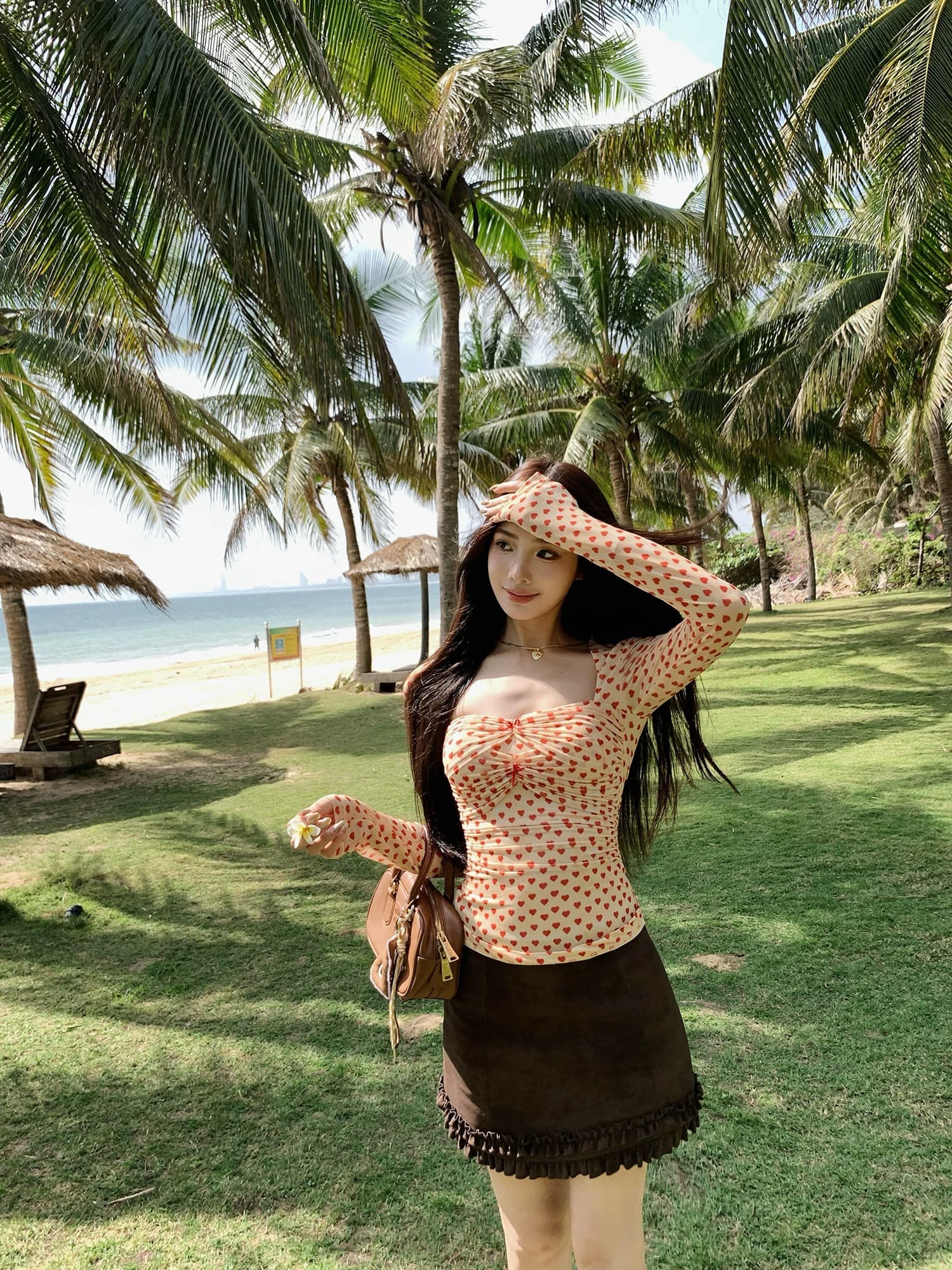 작은 6 월 6 월 브리트니 뮤 S 달콤한 라스베리 축제 분위기 센스 레이스 하트 신축성 니트 핀치 Pleat 작은 셔츠 상세 이미지 5