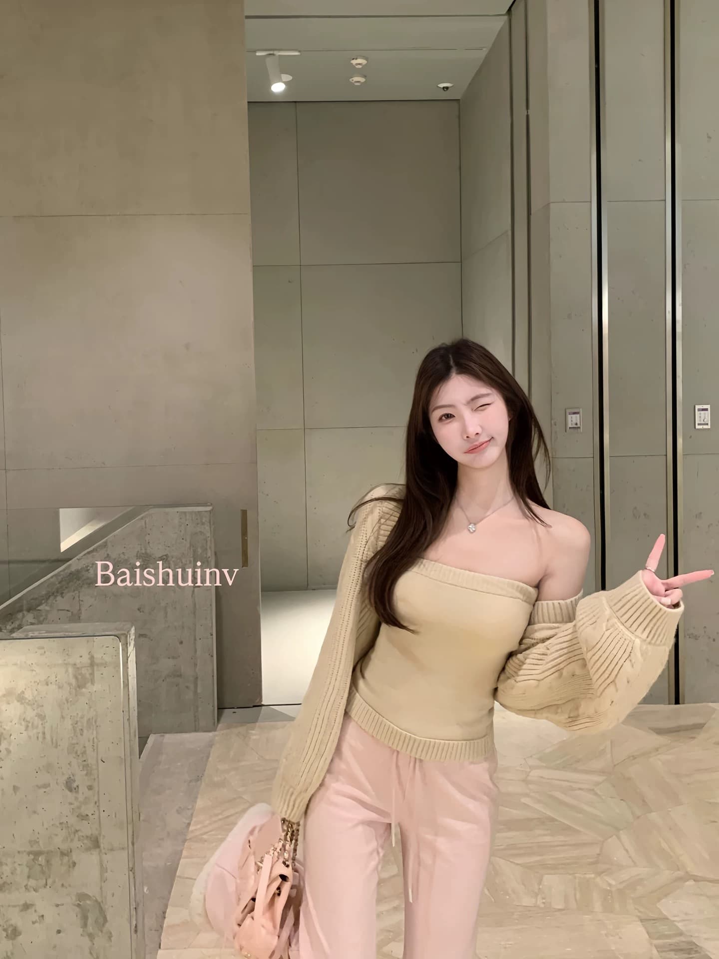 화이트 워터 여성 봄날 박하 남자 웨이브 튜브탑 조끼 모직물 쇼트 스타일 어깨 여성 순수한 욕망 바람 고급 센스 세트 이미지 2