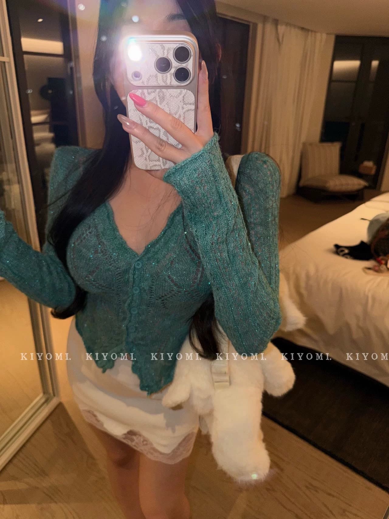kiyomi 봄 새로운 순수한 욕망 달콤함 V넥 얇은 스타일 작은 샤넬 스타일 링 그리드 홀로우 아웃 스팽글 니트 오픈 가디건 슬림해 보이는 상세 이미지 2