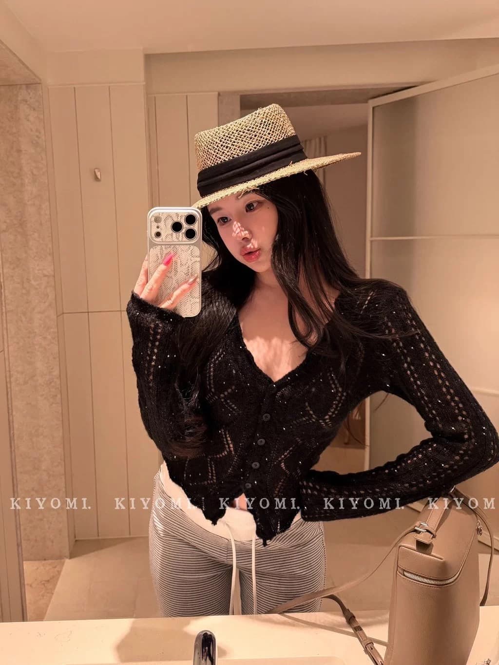 kiyomi 봄 새로운 순수한 욕망 달콤함 V넥 얇은 스타일 작은 샤넬 스타일 링 그리드 홀로우 아웃 스팽글 니트 오픈 가디건 슬림해 보이는 상세 이미지 6