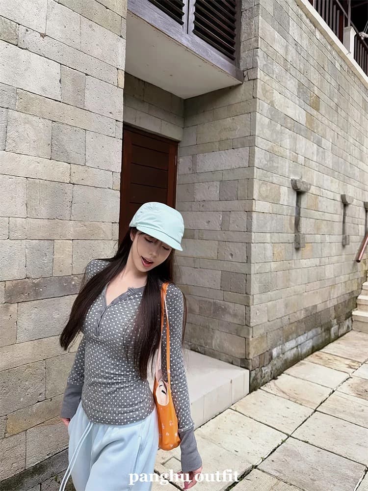 panghu2026ss 도트 무늬 통제 miu 부서 레트로 도트 무늬 헨리 칼라 몸매 가꾸기 단추 티셔츠 인사이드 잡아라. 의류 상세 이미지 2