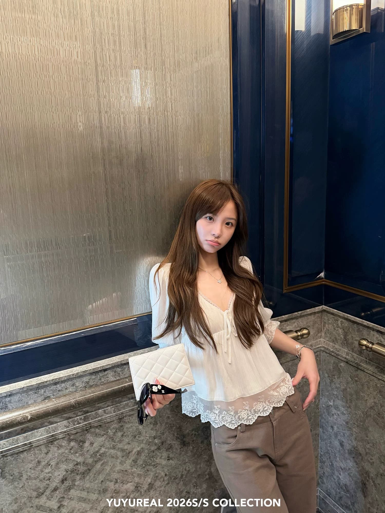 yuyureal 작은 순수한 욕망 상쾌 센스 레이스 레이스 V넥 작은 맨위 여성 여름 섹시함 쇼트 스타일 중간 소매 레이스 셔츠 이미지 2