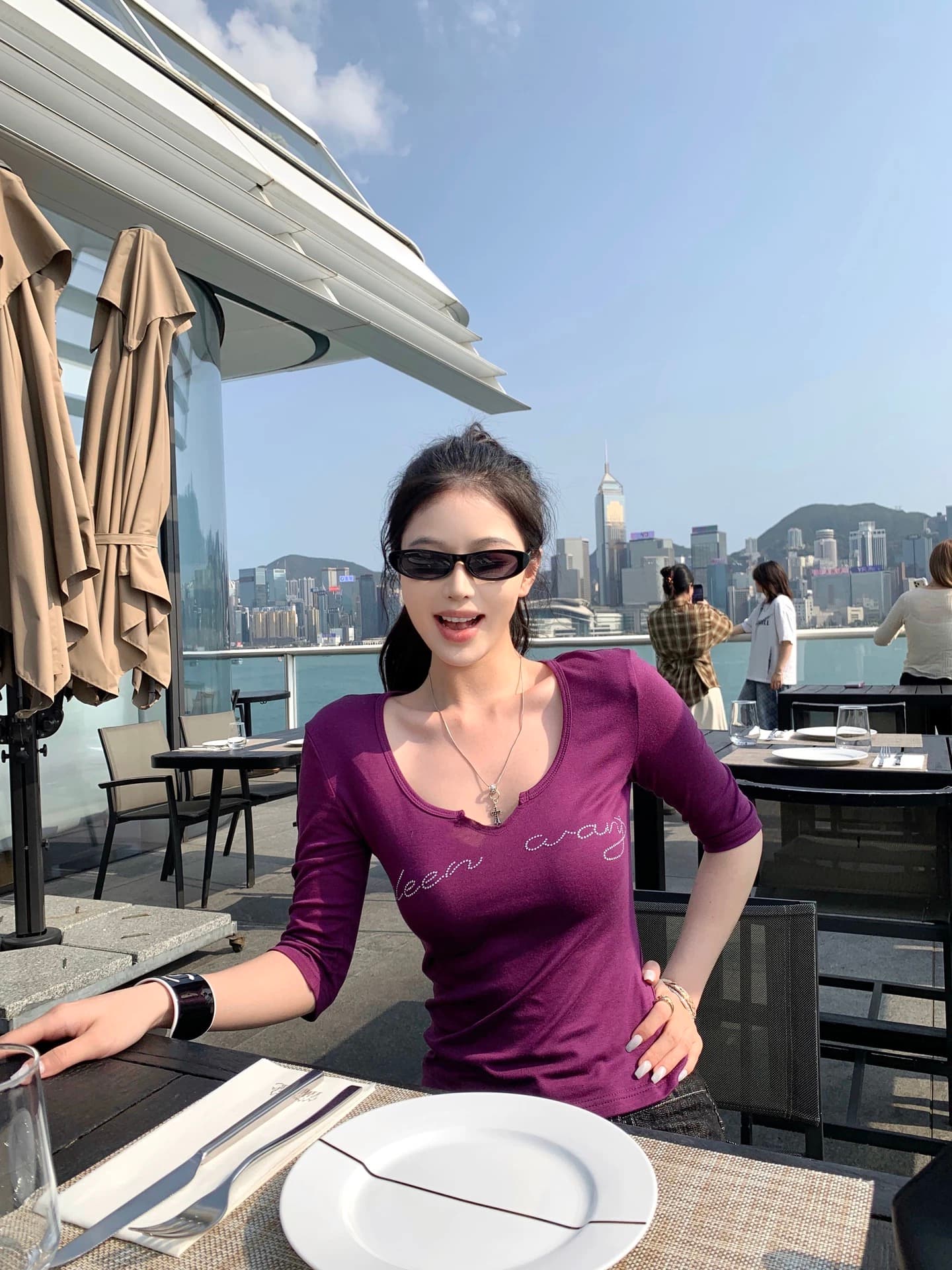 wuu2sweet 우 너무 달콤한 대 u 칼라 핫픽스 중간 소매 맨위 여성 몸매 가꾸기 슬림해 보이는 캐주얼 다용도 반팔 티셔츠 상세 이미지 5