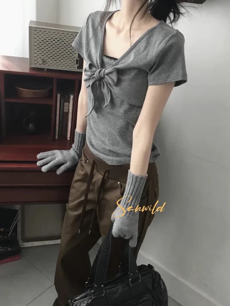 sanwild 한 부서 작은 대중 다용도 레트로 스트라이프 나비 매듭 스트랩 디자인 센스 쇼트 스타일 반팔 티셔츠 맨위 여성 상세 이미지 2