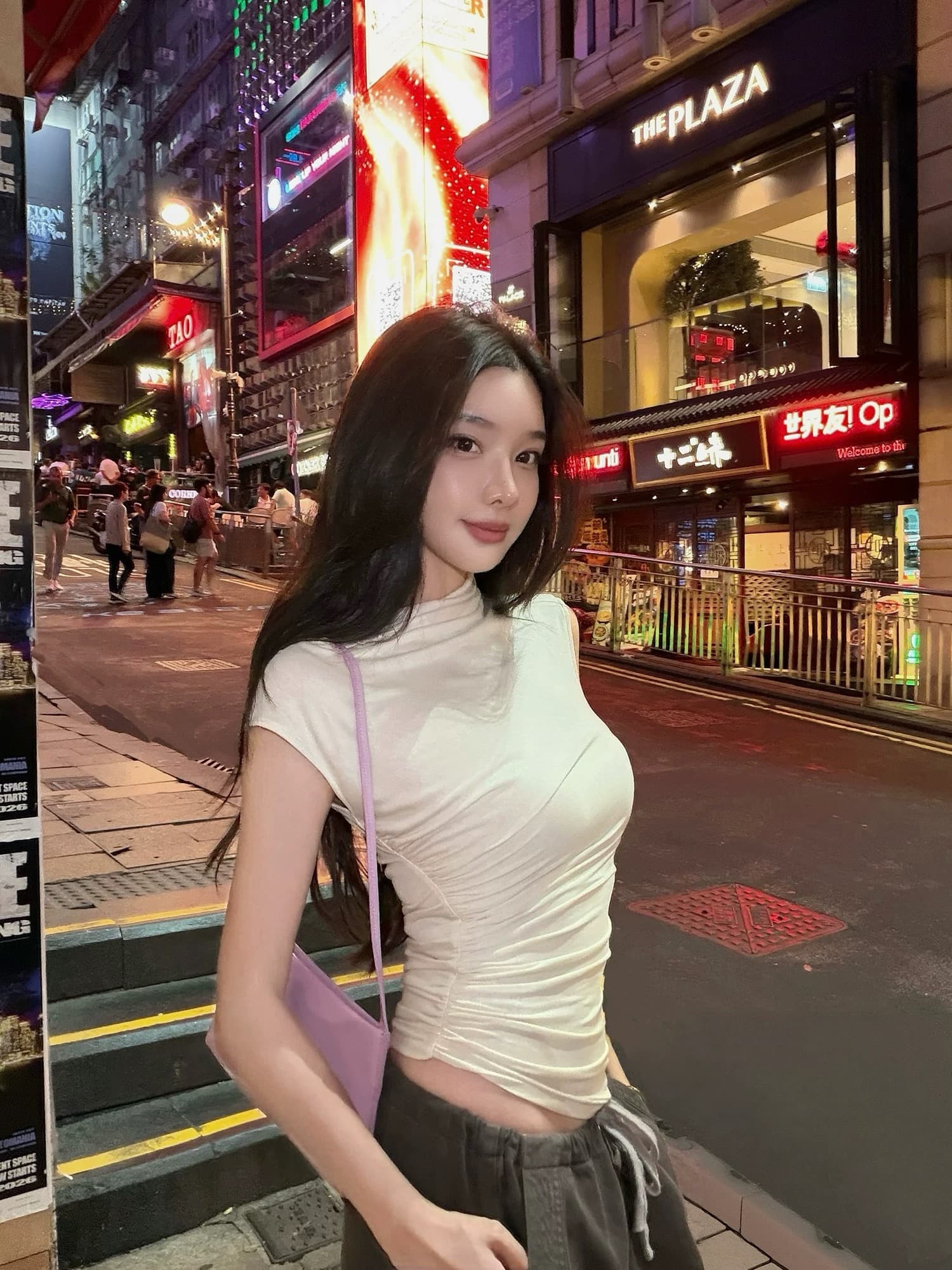시 웨이 리앙 서있는 자르다 t 2026 새로운 뽕나무 누에 실크 아세트산 프로 피부 주름 3 차원 자르기 패키지 소매 백리스 티셔츠 여성 이미지 2