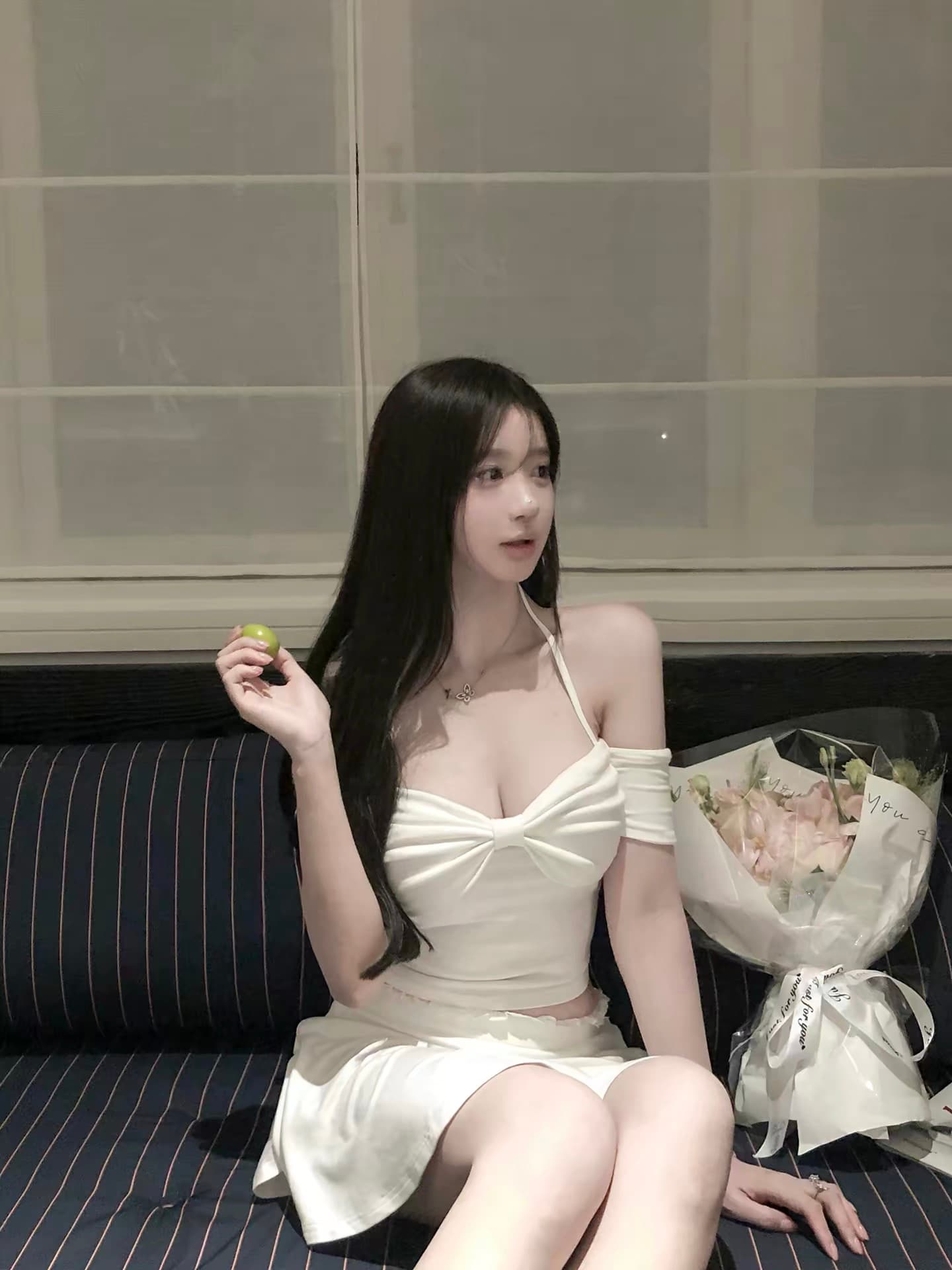 만약 언어 맞춤 순수한 하얀 달빛 순수한 욕망 품격 오프숄더 행침 목 슬립 맨위 반 스커트 니트 투피스 세트 상세 이미지 1