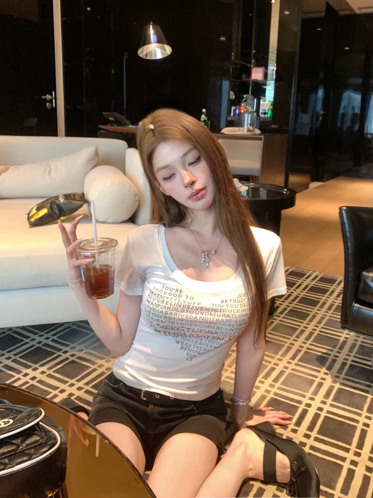 itookgiii 丨 캐주얼 핫걸 하트 핫픽스 u 칼라 화이트 반팔 티셔츠 여성 여름 몸매 가꾸기 타이트 맨위 상세 이미지 7