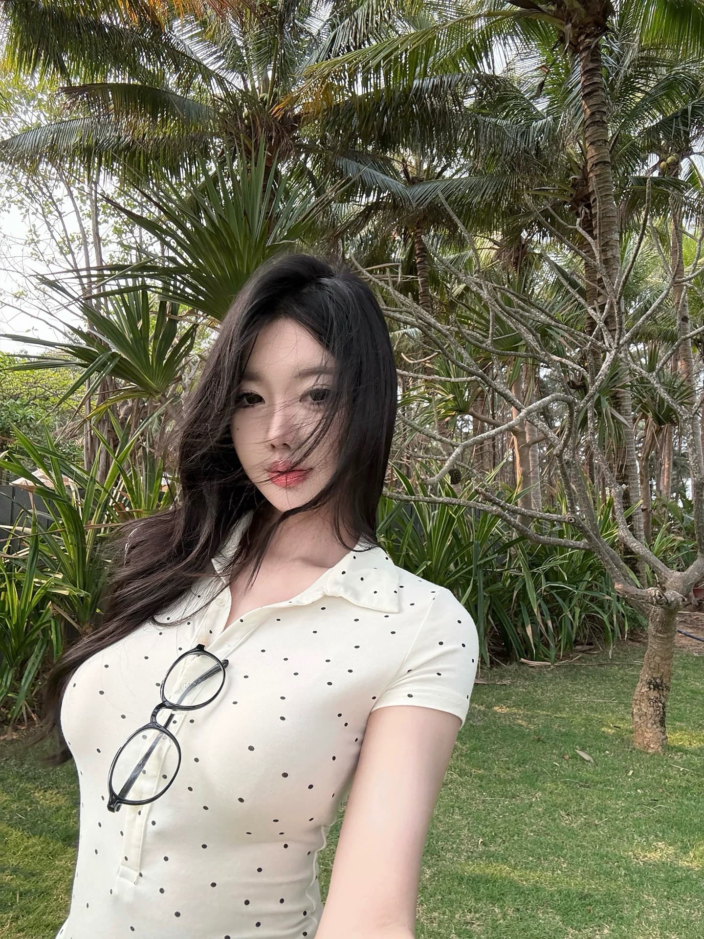 laareetoo 프랑스식 레트로 작은 도트 무늬 반팔 티셔츠 여성 여름 몸매 가꾸기 슬림해 보이는 POLO 칼라 맨위 다용도
