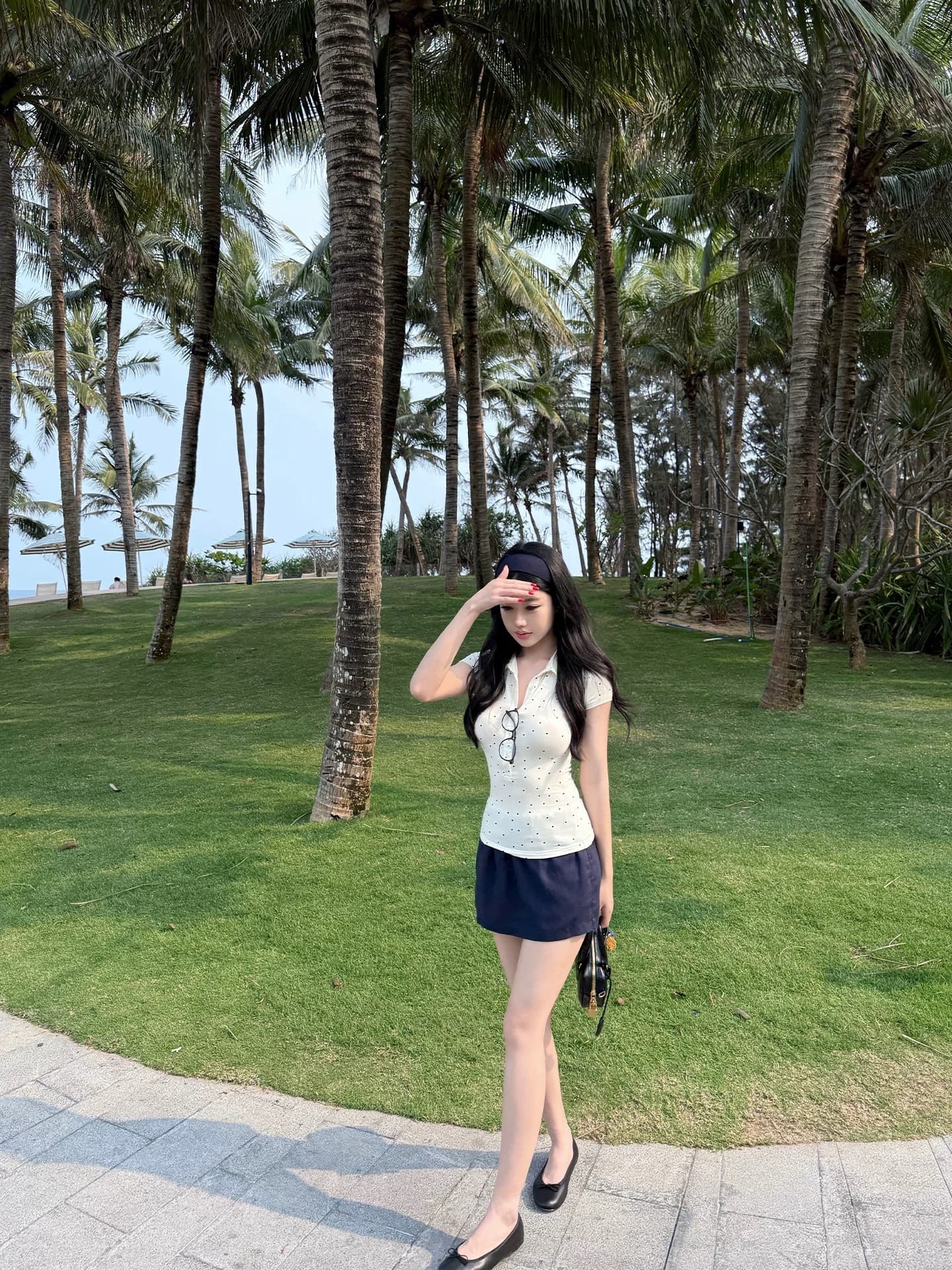 laareetoo 프랑스식 레트로 작은 도트 무늬 반팔 티셔츠 여성 여름 몸매 가꾸기 슬림해 보이는 POLO 칼라 맨위 다용도 이미지 3