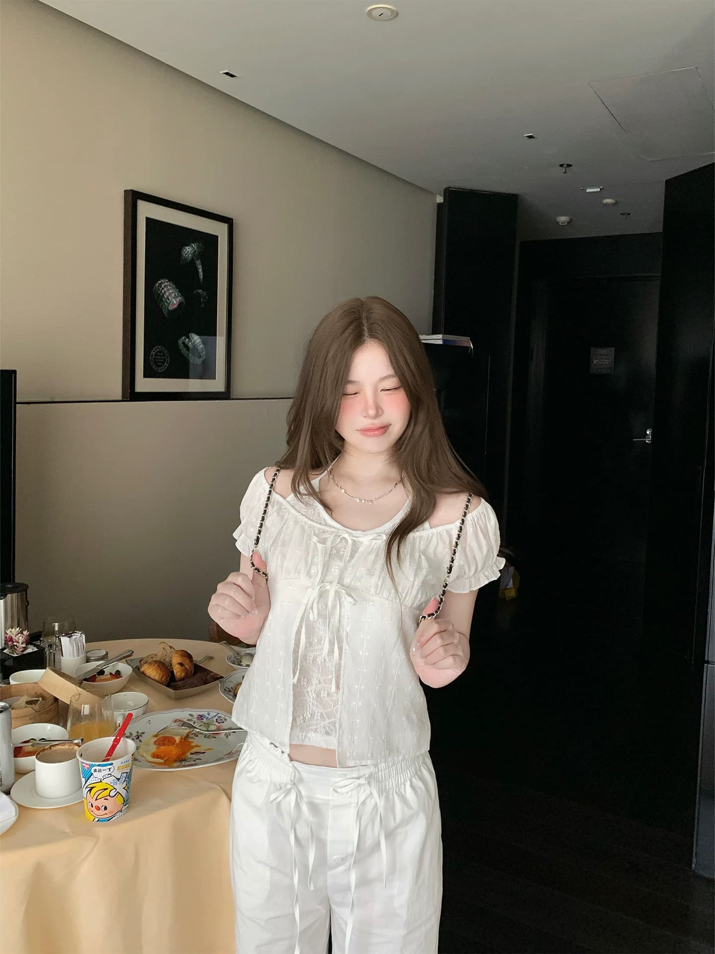 sasaouni 한 부서 디자인 센스 레이스 조각 페이크 레이어드 여성 셔츠 거품 소매 허리 수축 슬림해 보이는 행침 목 맨위 상세 이미지 2